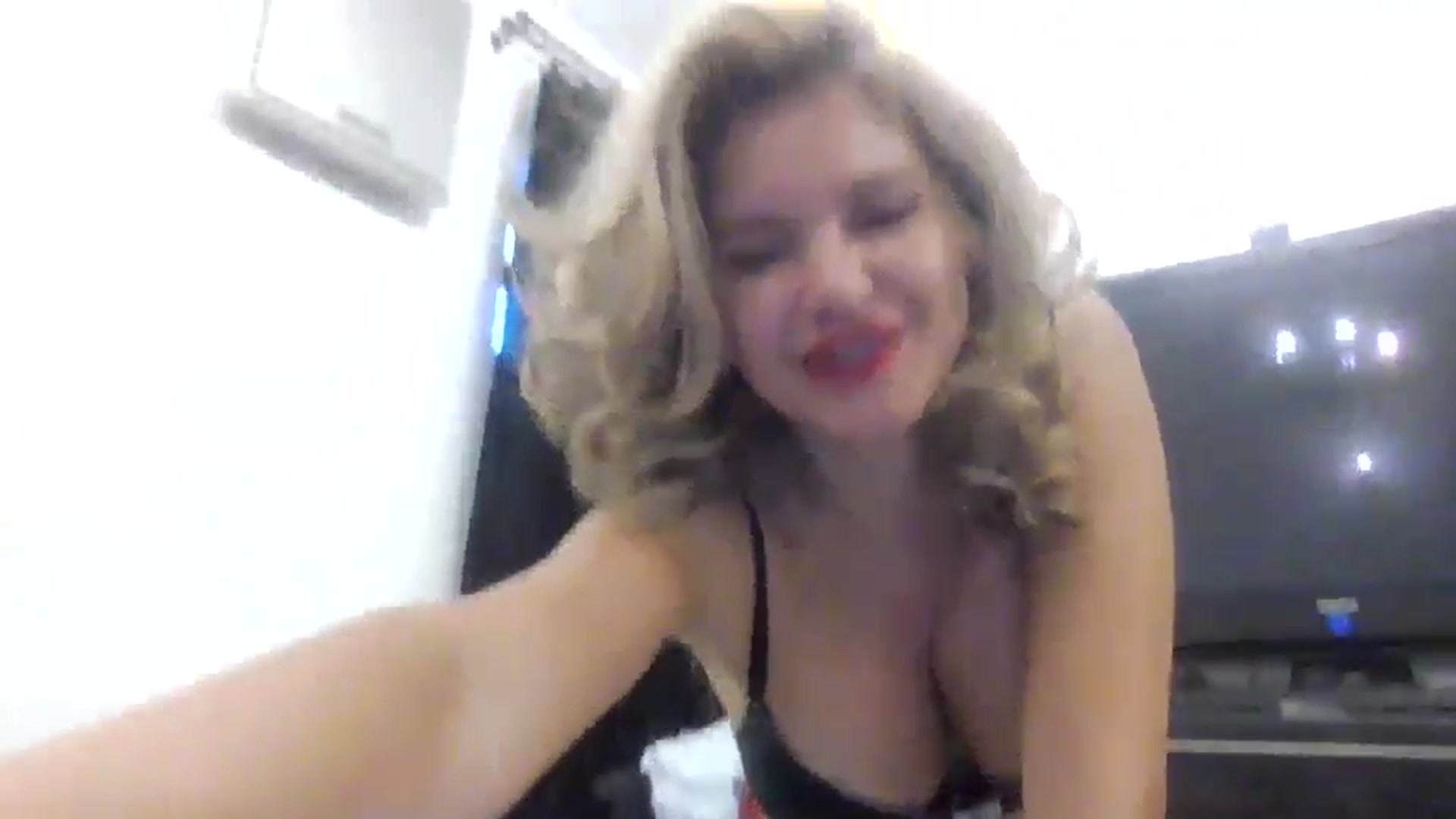Gallery image thumbnail from Klarita_'s myfreecams stream on, 03/29/2025, 14:22 image 11 of 20