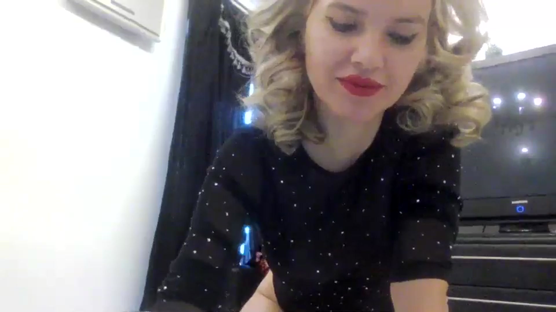Gallery image thumbnail from Klarita_'s myfreecams stream on, 03/30/2025, 13:50 image 10 of 20