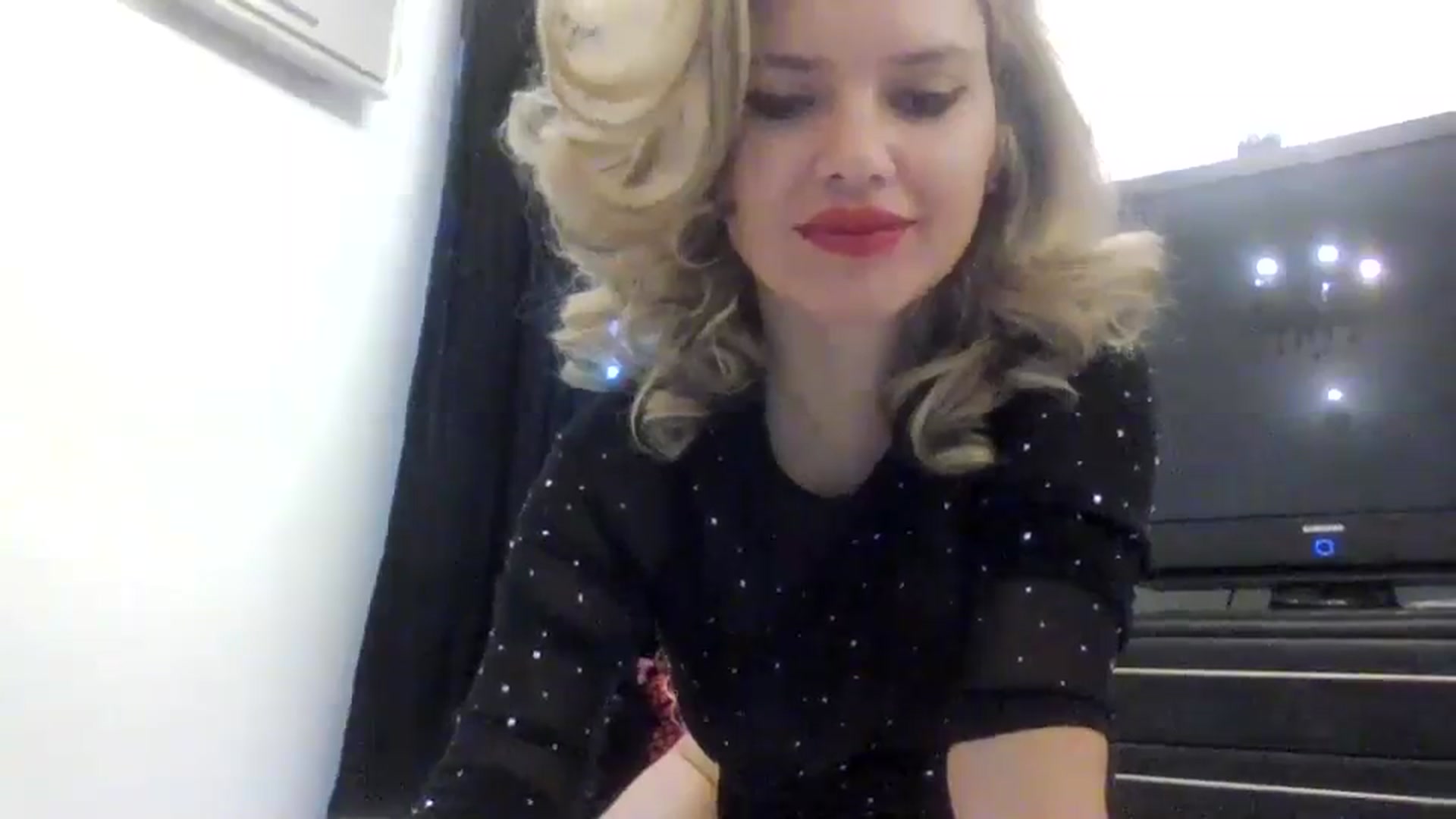 Gallery image thumbnail from Klarita_'s myfreecams stream on, 03/30/2025, 13:50 image 13 of 20