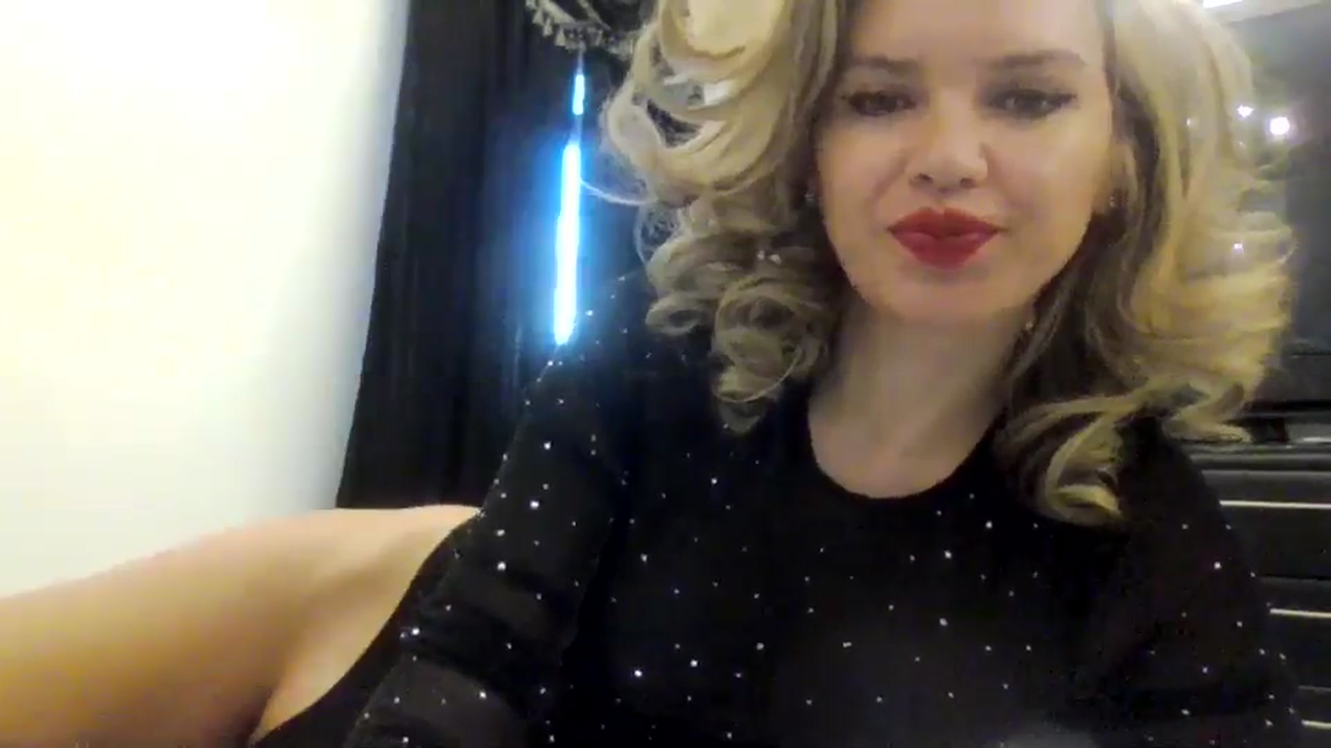 Gallery image thumbnail from Klarita_'s myfreecams stream on, 03/30/2025, 13:50 image 14 of 20