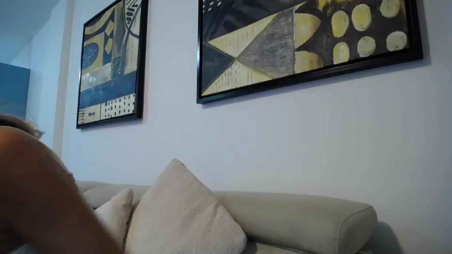Gallery image thumbnail from Klarita_'s myfreecams stream on, 03/31/2025, 20:43 image 5 of 20