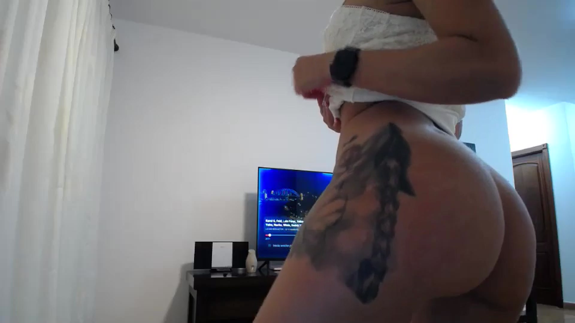 Gallery image thumbnail from Klarita_'s myfreecams stream on, 03/31/2025, 21:19 image 5 of 20