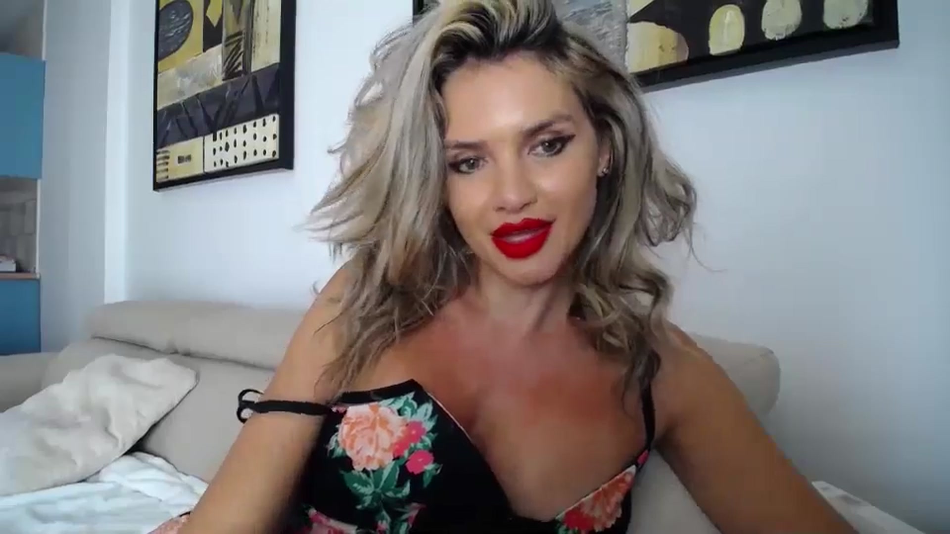 Gallery image thumbnail from Klarita_'s myfreecams stream on, 04/03/2025, 17:22 image 20 of 20