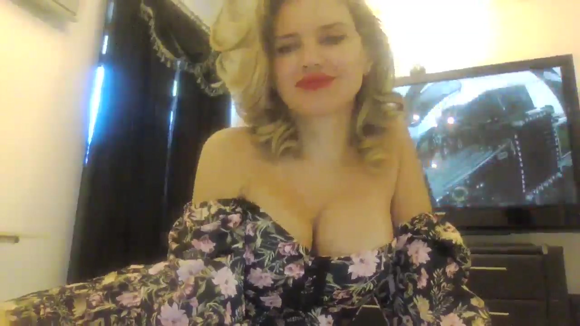 Gallery image thumbnail from Klarita_'s myfreecams stream on, 04/11/2025, 12:13 image 6 of 20
