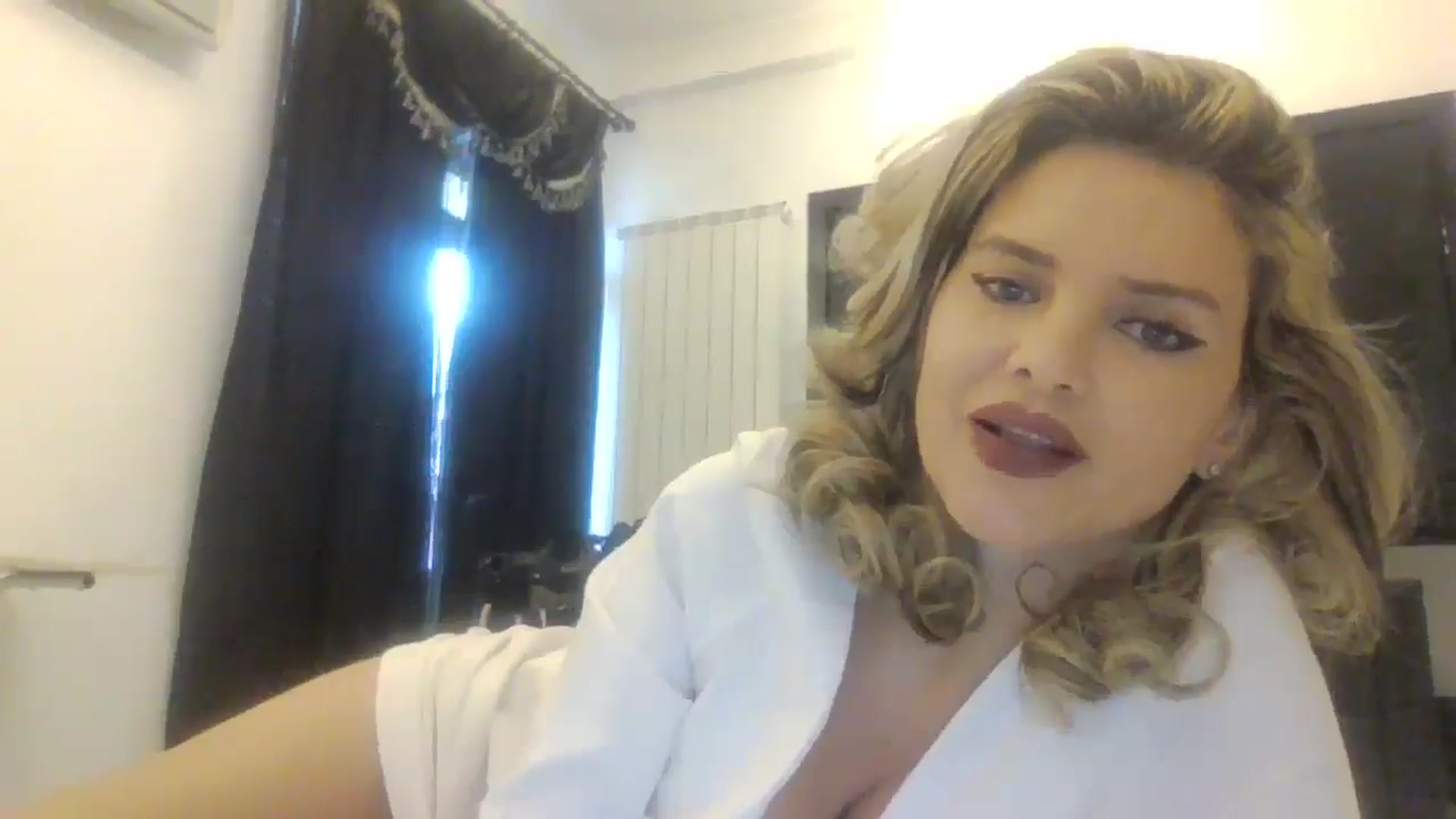 Gallery image thumbnail from Klarita_'s myfreecams stream on, 04/12/2025, 13:46 image 14 of 20