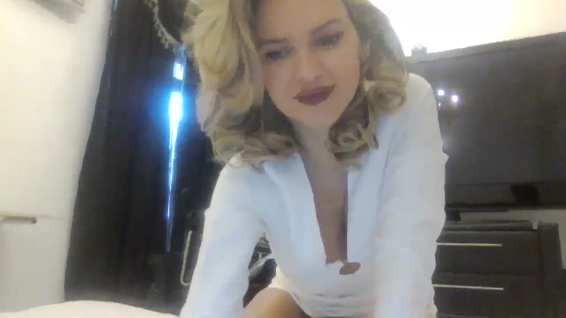 Gallery image thumbnail from Klarita_'s myfreecams stream on, 04/12/2025, 13:46 image 11 of 20