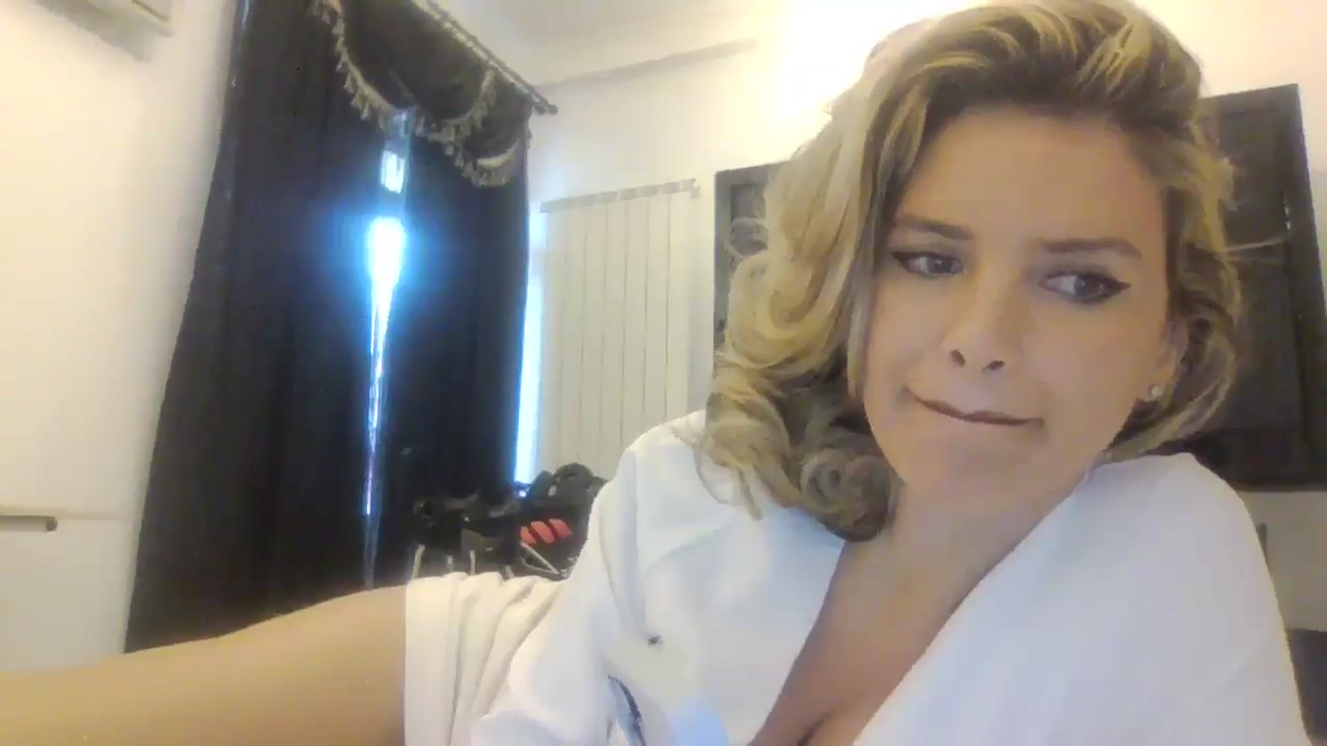 Gallery image thumbnail from Klarita_'s myfreecams stream on, 04/12/2025, 13:46 image 15 of 20