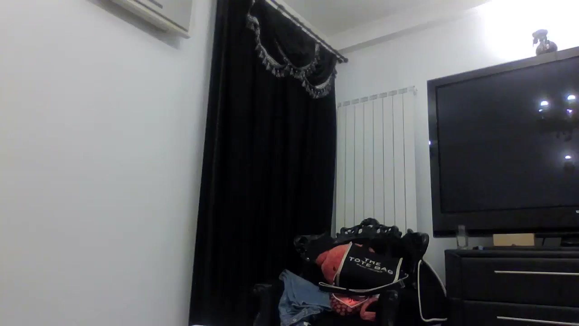 Gallery image thumbnail from Klarita_'s myfreecams stream on, 05/02/2025, 21:07 image 20 of 20