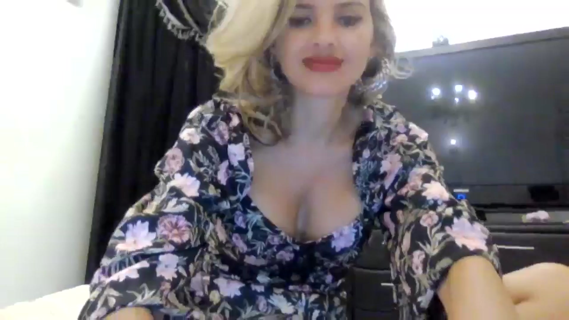 Gallery image thumbnail from Klarita_'s myfreecams stream on, 05/05/2025, 20:44 image 14 of 20