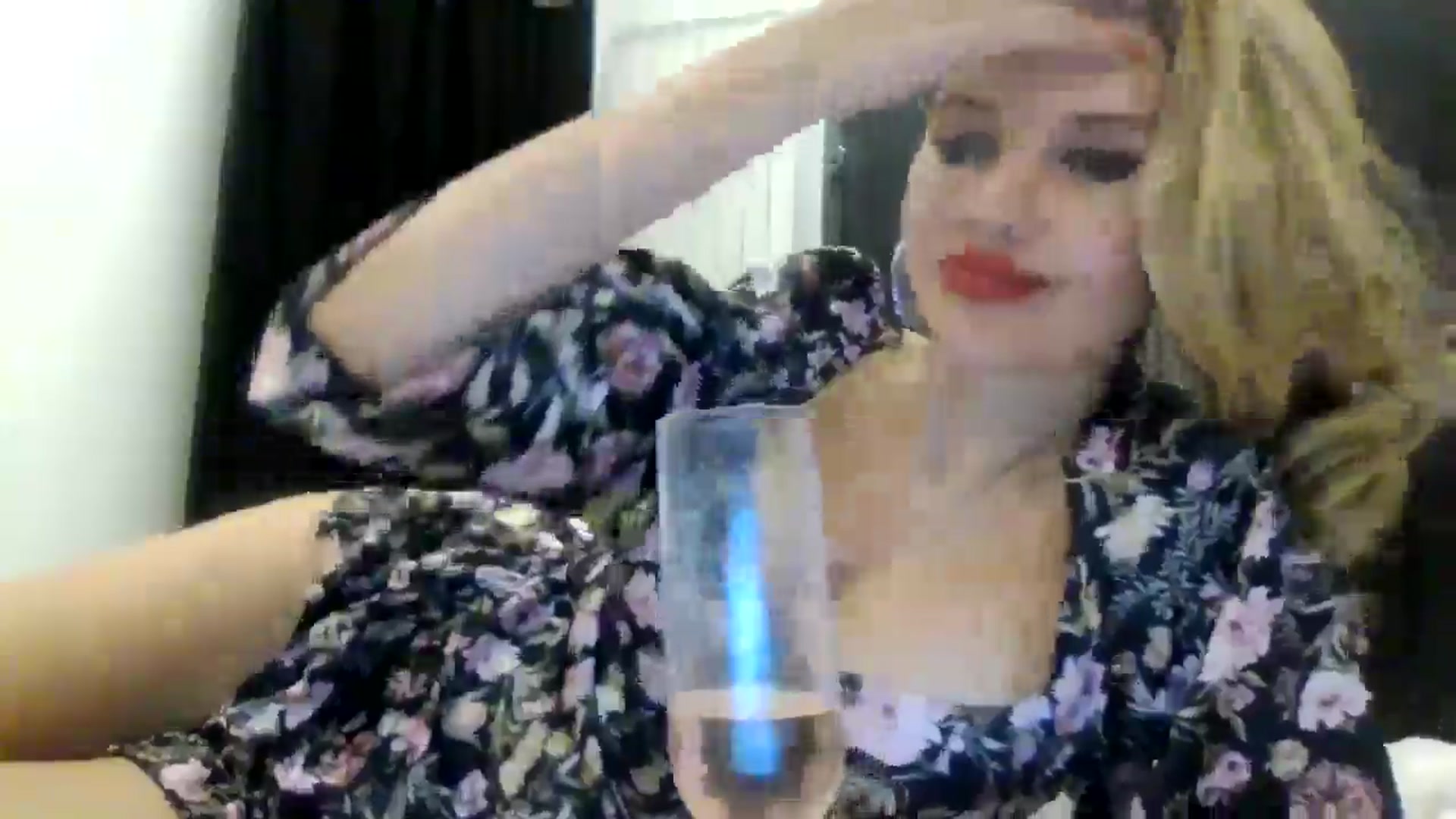 Gallery image thumbnail from Klarita_'s myfreecams stream on, 05/05/2025, 22:39 image 6 of 20