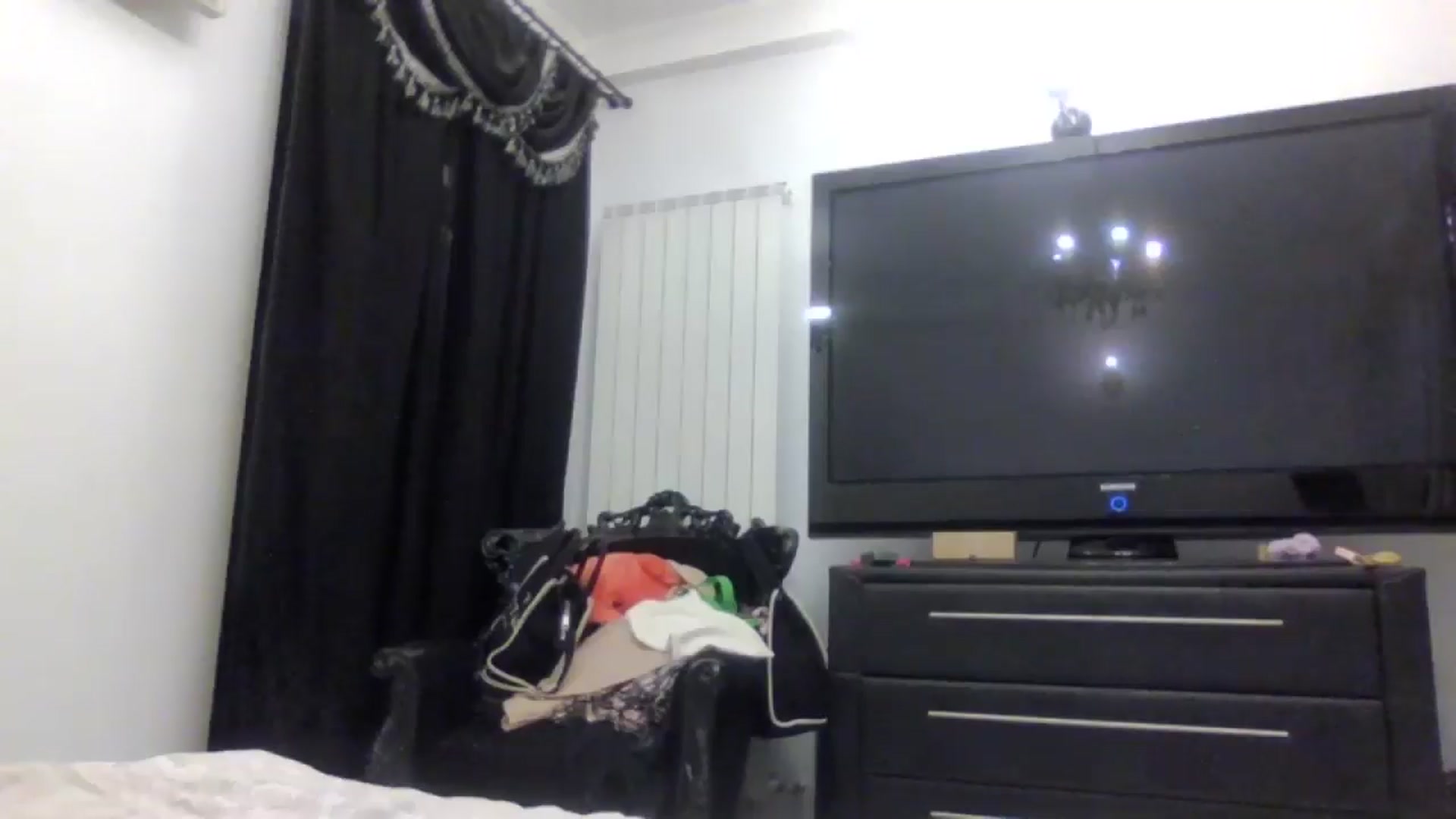 Gallery image thumbnail from Klarita_'s myfreecams stream on, 05/06/2025, 21:23 image 5 of 20