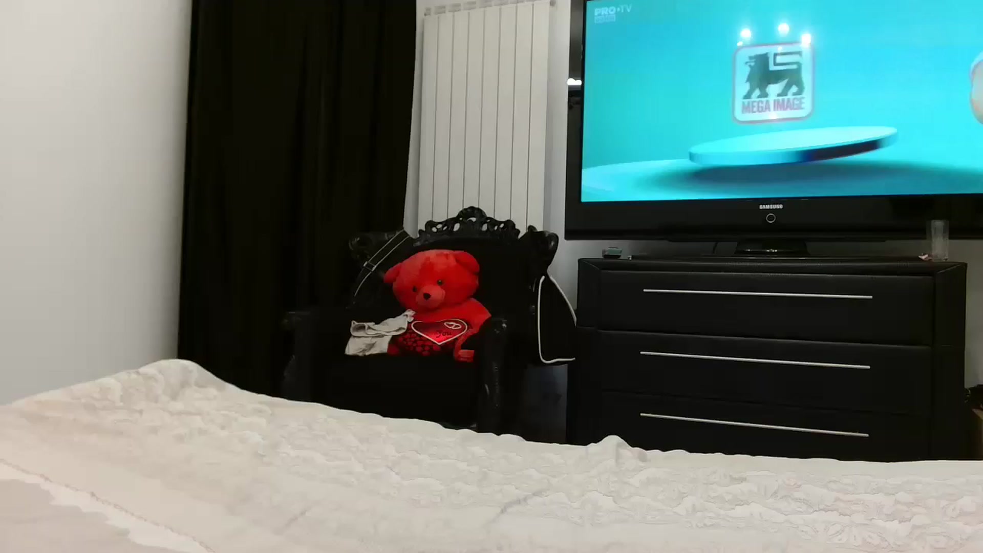 Gallery image thumbnail from Klarita_'s myfreecams stream on, 05/07/2025, 21:54 image 1 of 20