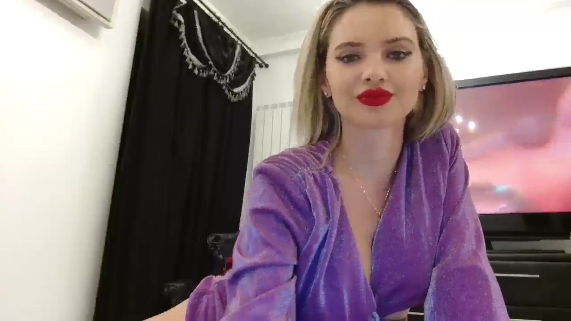 Gallery image thumbnail from Klarita_'s myfreecams stream on, 05/11/2025, 21:12 image 4 of 20