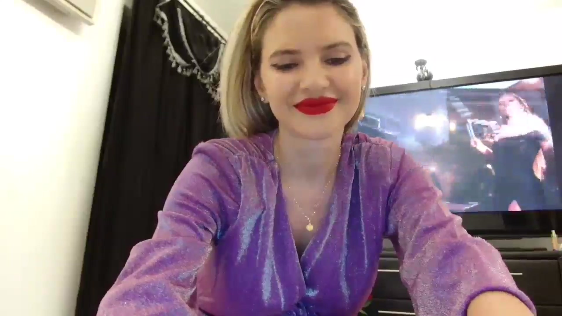 Gallery image thumbnail from Klarita_'s myfreecams stream on, 05/11/2025, 21:12 image 3 of 20