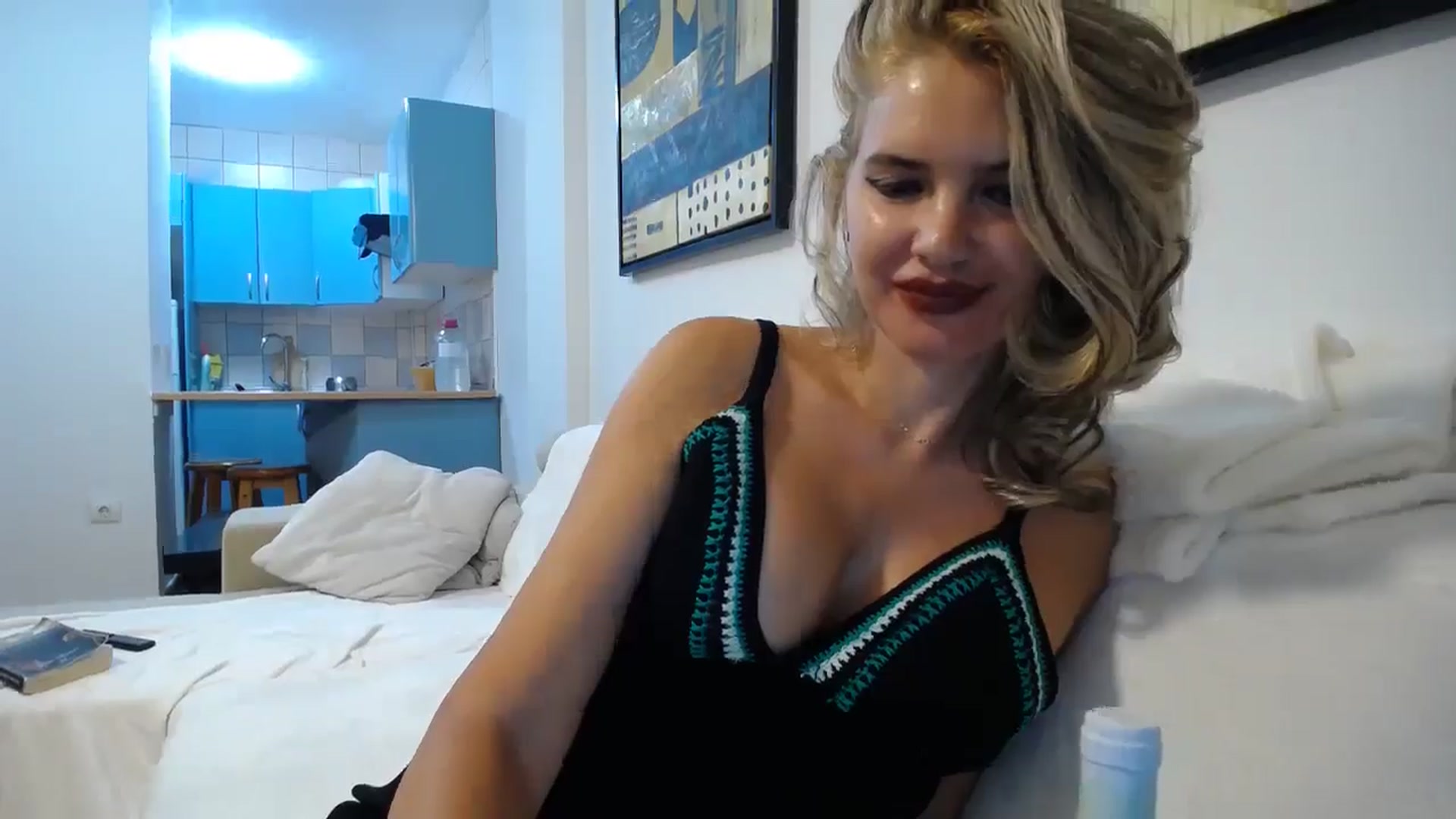 Gallery image thumbnail from Klarita_'s myfreecams stream on, 05/15/2025, 21:33 image 4 of 20