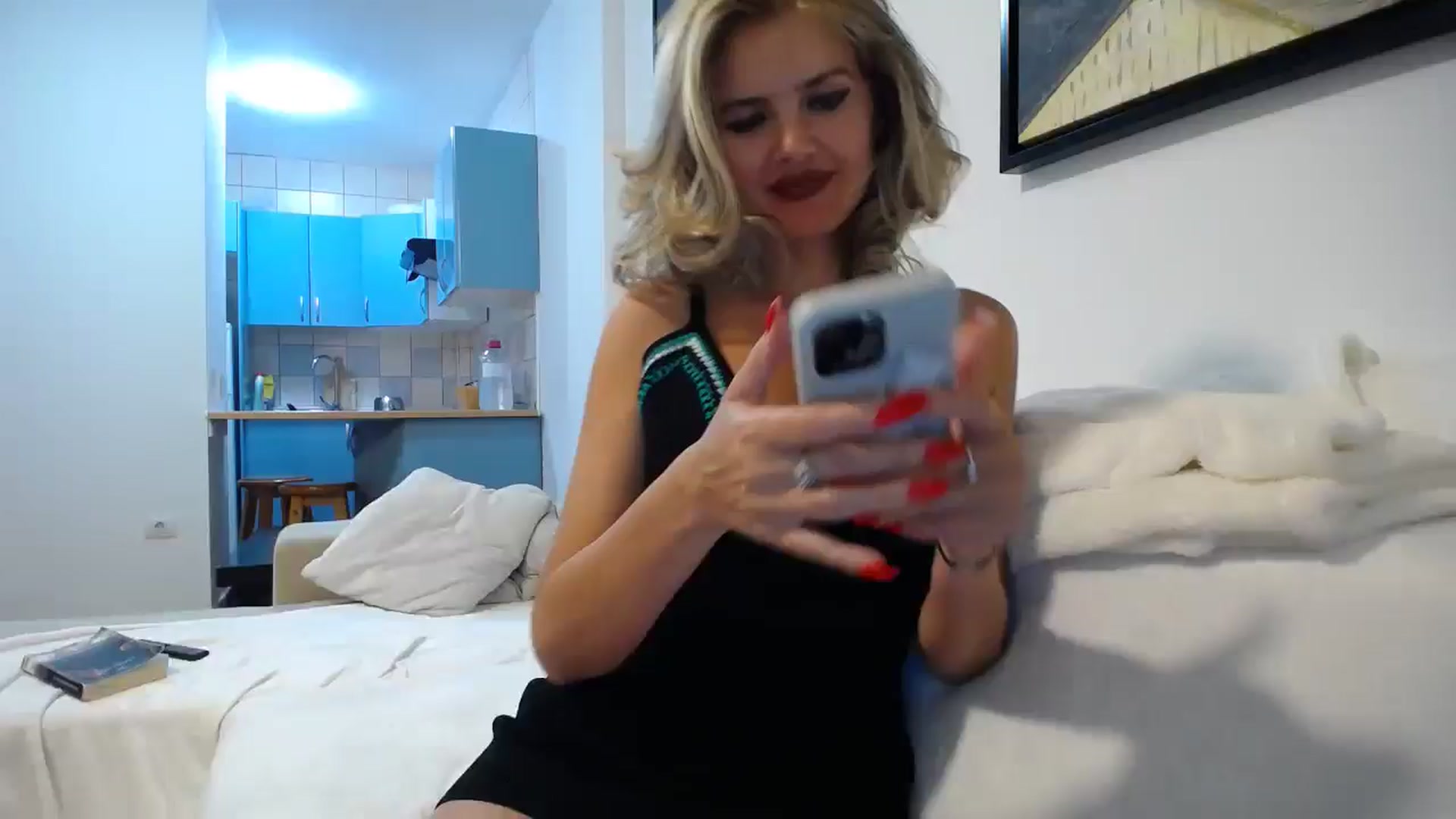Gallery image thumbnail from Klarita_'s myfreecams stream on, 05/15/2025, 21:33 image 1 of 20