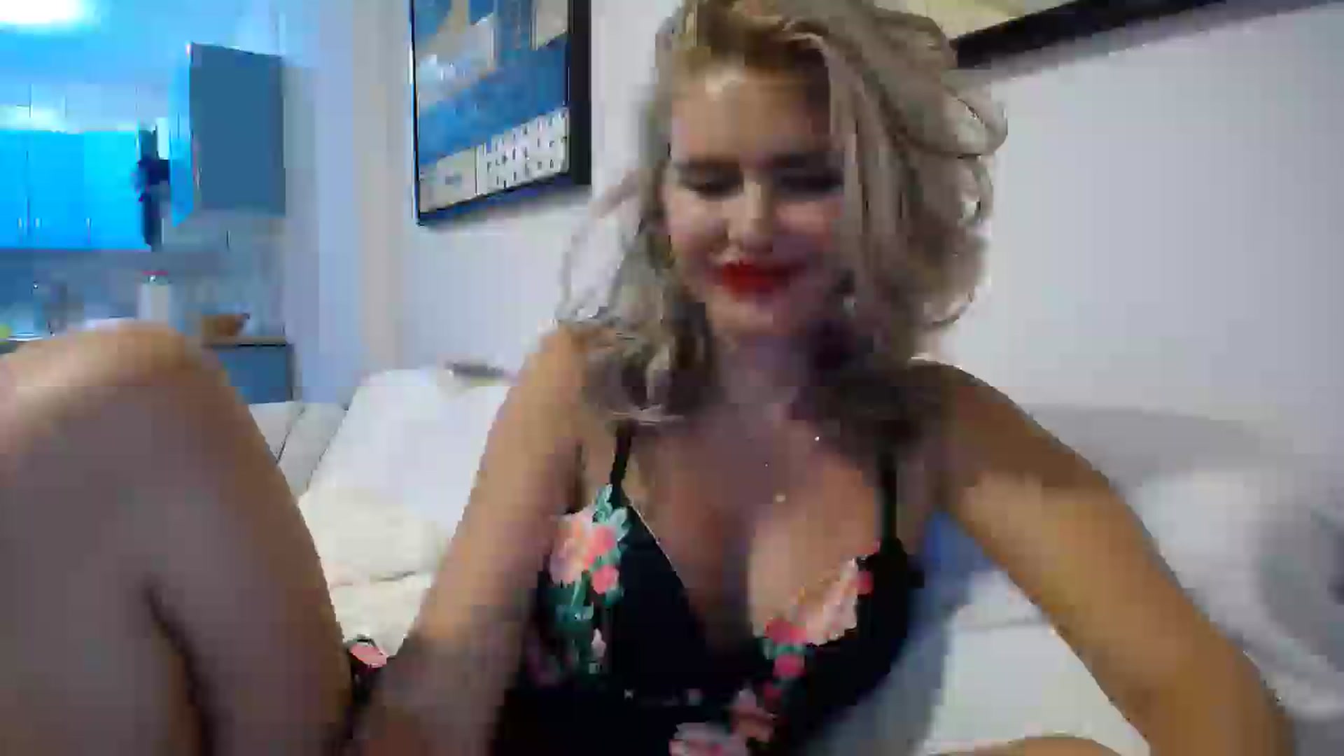 Gallery image thumbnail from Klarita_'s myfreecams stream on, 05/17/2025, 21:27 image 19 of 20