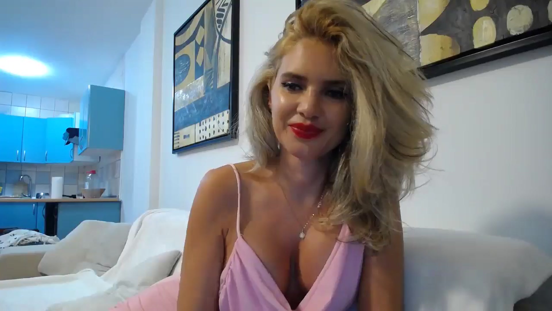 Gallery image thumbnail from Klarita_'s myfreecams stream on, 05/21/2025, 23:01 image 17 of 20