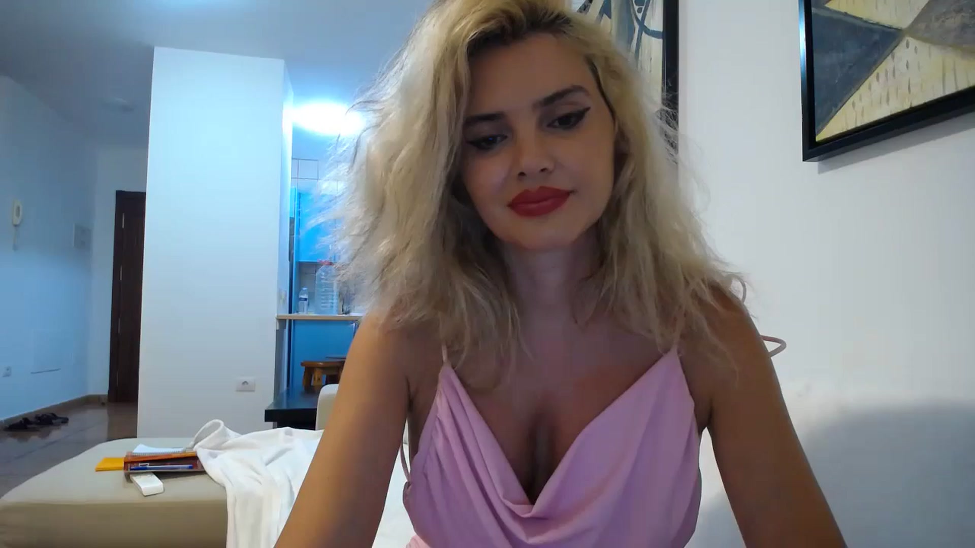 Gallery image thumbnail from Klarita_'s myfreecams stream on, 07/03/2025, 21:16 image 20 of 20