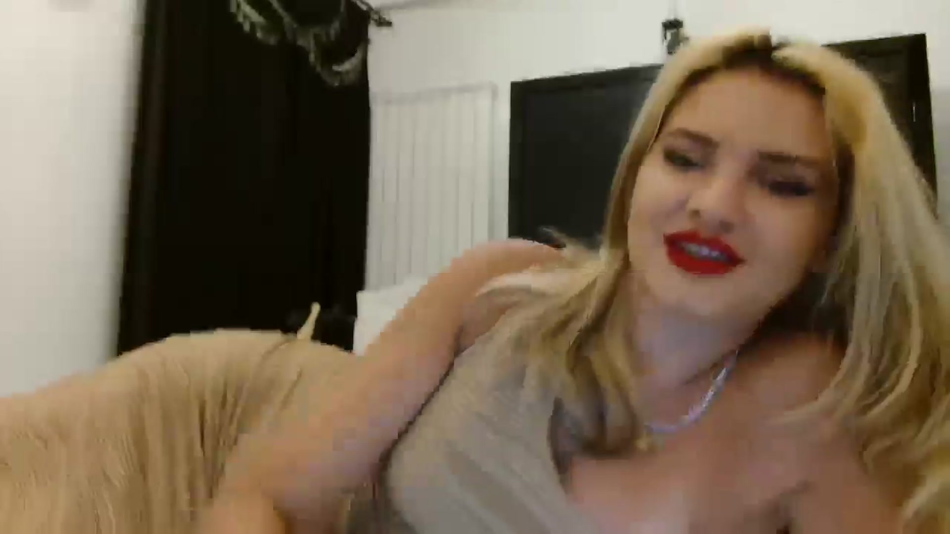 Gallery image thumbnail from Klarita_'s myfreecams stream on, 07/19/2025, 20:43 image 18 of 20