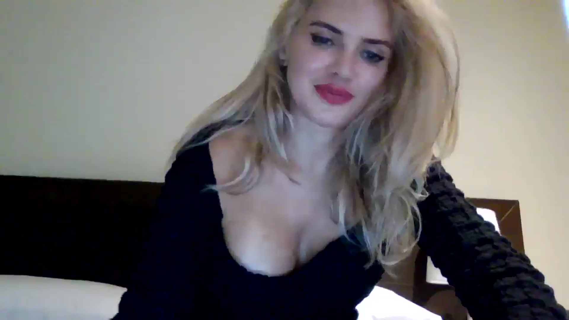 Gallery image thumbnail from Klarita_'s myfreecams stream on, 08/05/2025, 22:10 image 10 of 20