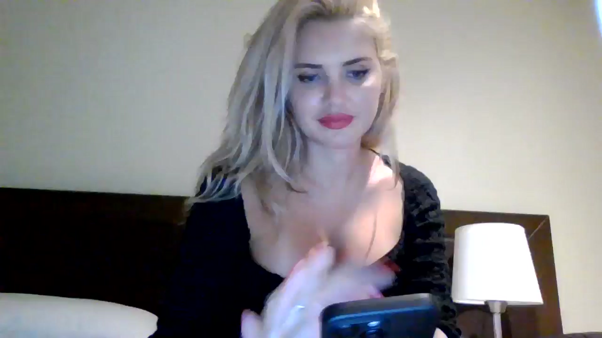 Gallery image thumbnail from Klarita_'s myfreecams stream on, 08/05/2025, 22:10 image 6 of 20