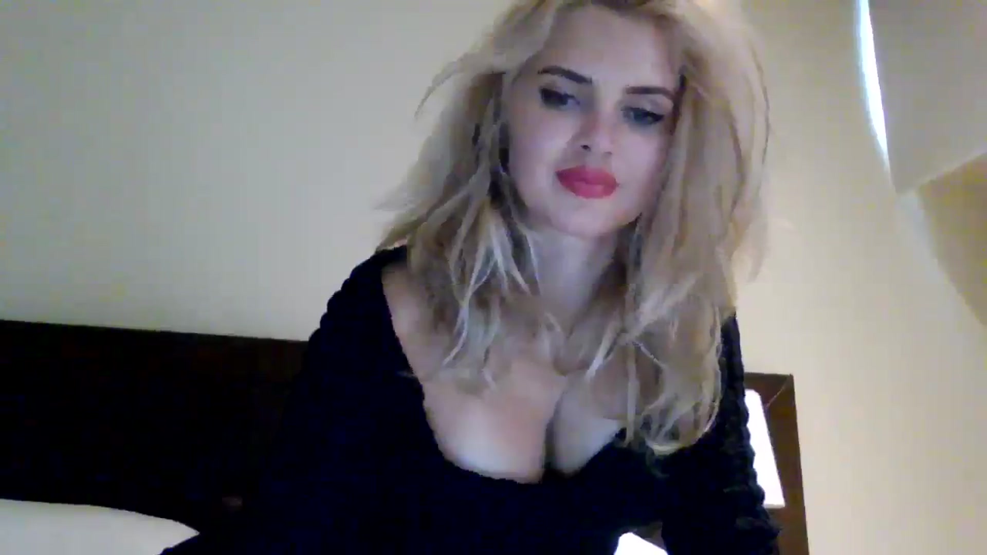 Gallery image thumbnail from Klarita_'s myfreecams stream on, 08/05/2025, 22:10 image 14 of 20