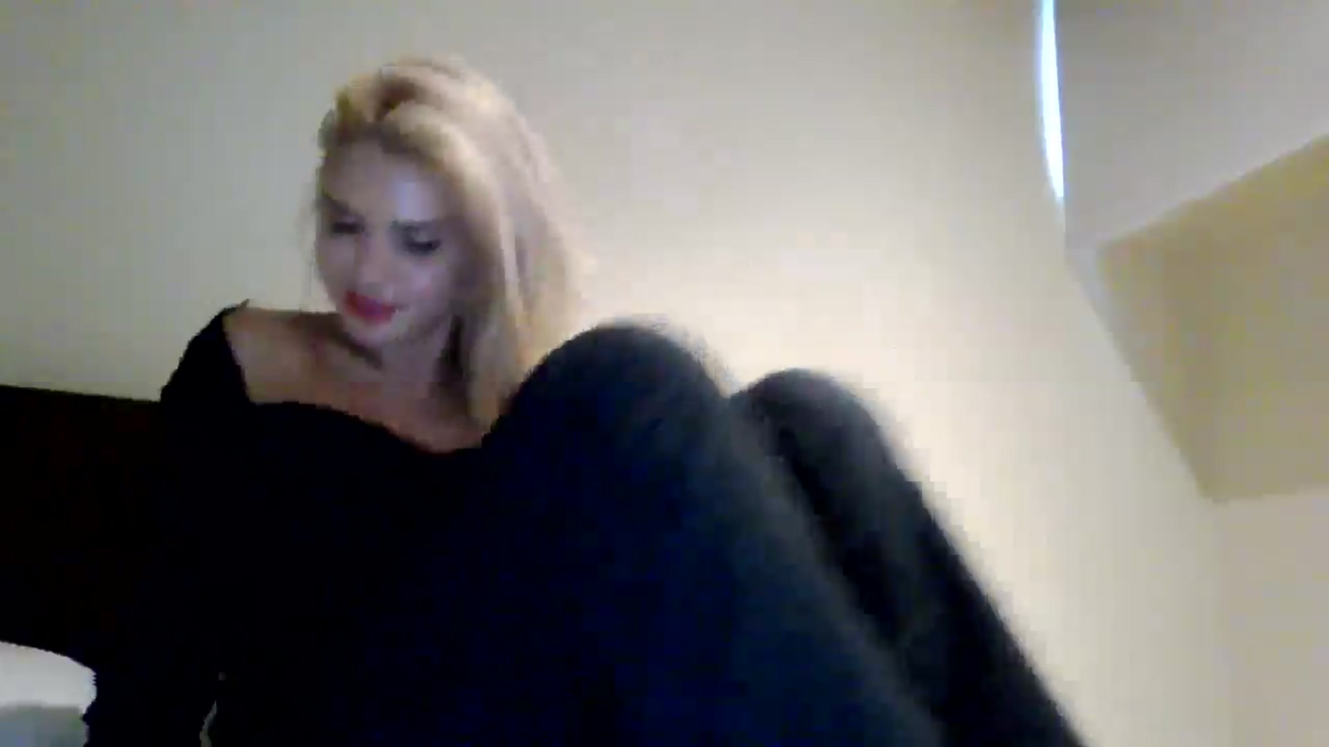 Gallery image thumbnail from Klarita_'s myfreecams stream on, 08/05/2025, 22:10 image 2 of 20