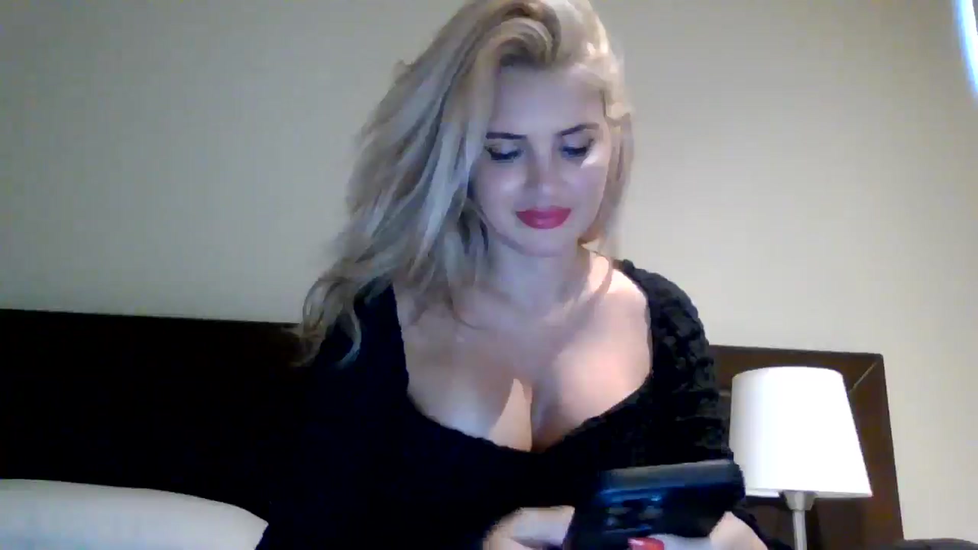 Gallery image thumbnail from Klarita_'s myfreecams stream on, 08/05/2025, 22:10 image 3 of 20