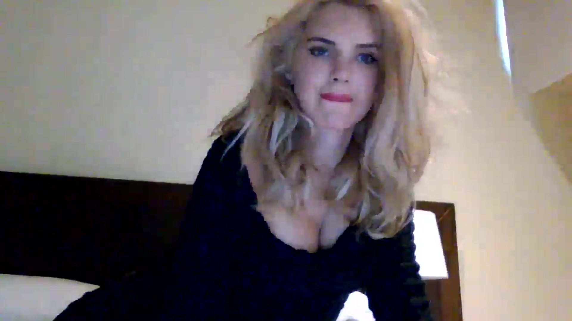 Gallery image thumbnail from Klarita_'s myfreecams stream on, 08/05/2025, 22:10 image 19 of 20