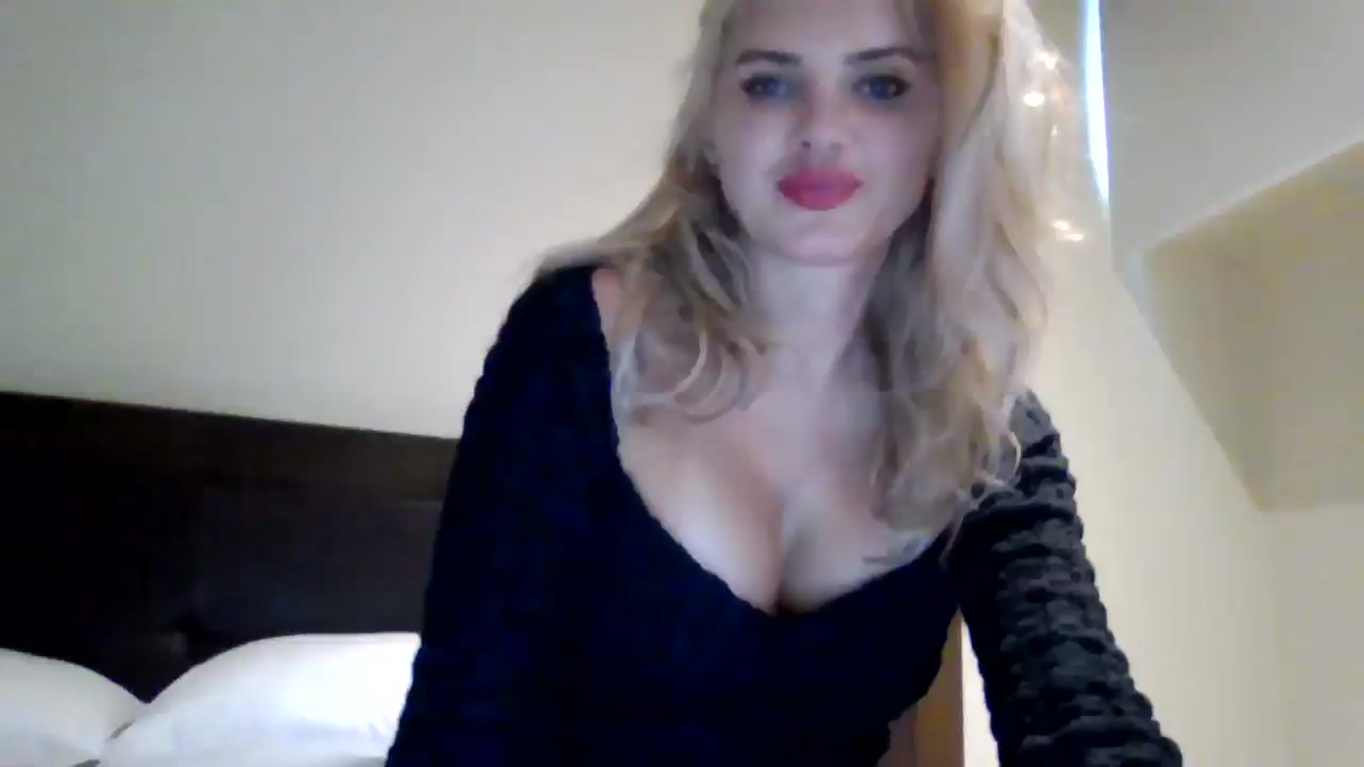 Gallery image thumbnail from Klarita_'s myfreecams stream on, 08/05/2025, 22:10 image 1 of 20