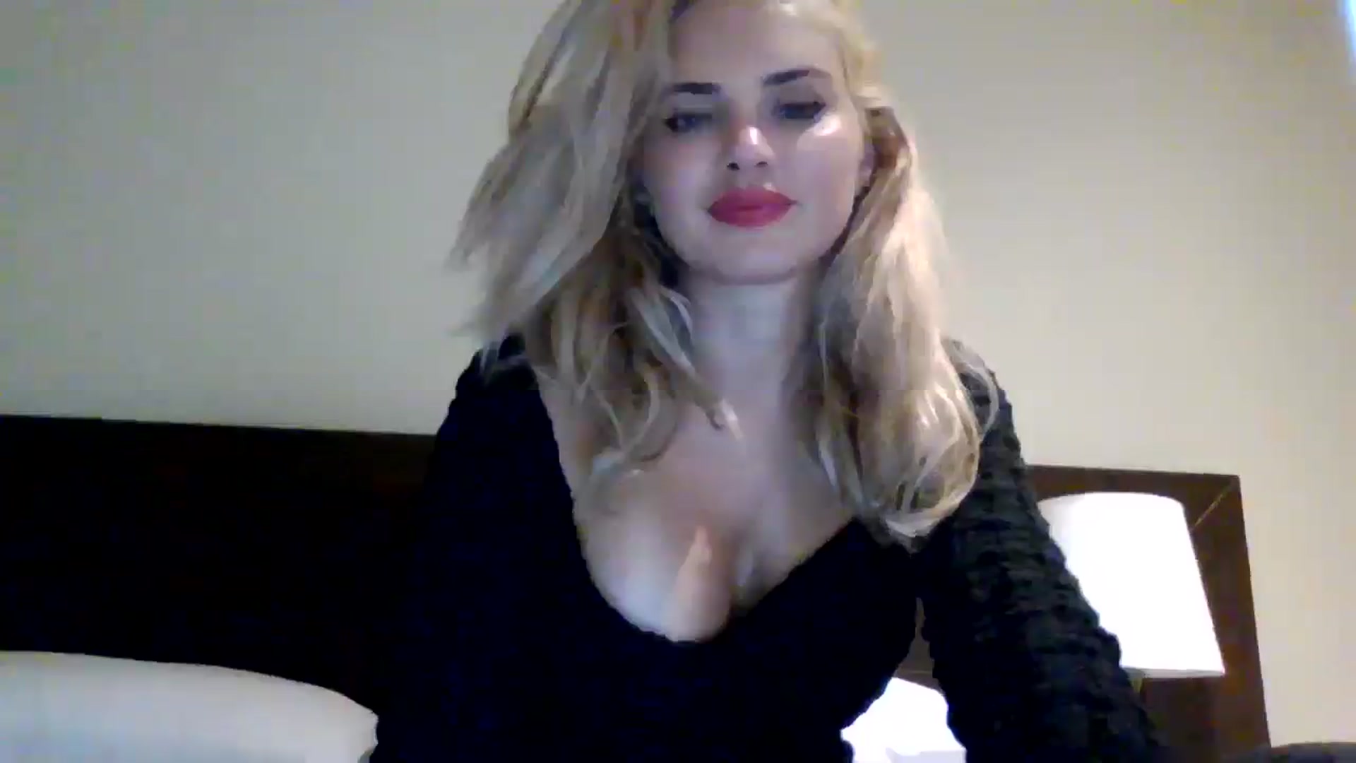 Gallery image thumbnail from Klarita_'s myfreecams stream on, 08/05/2025, 22:10 image 12 of 20
