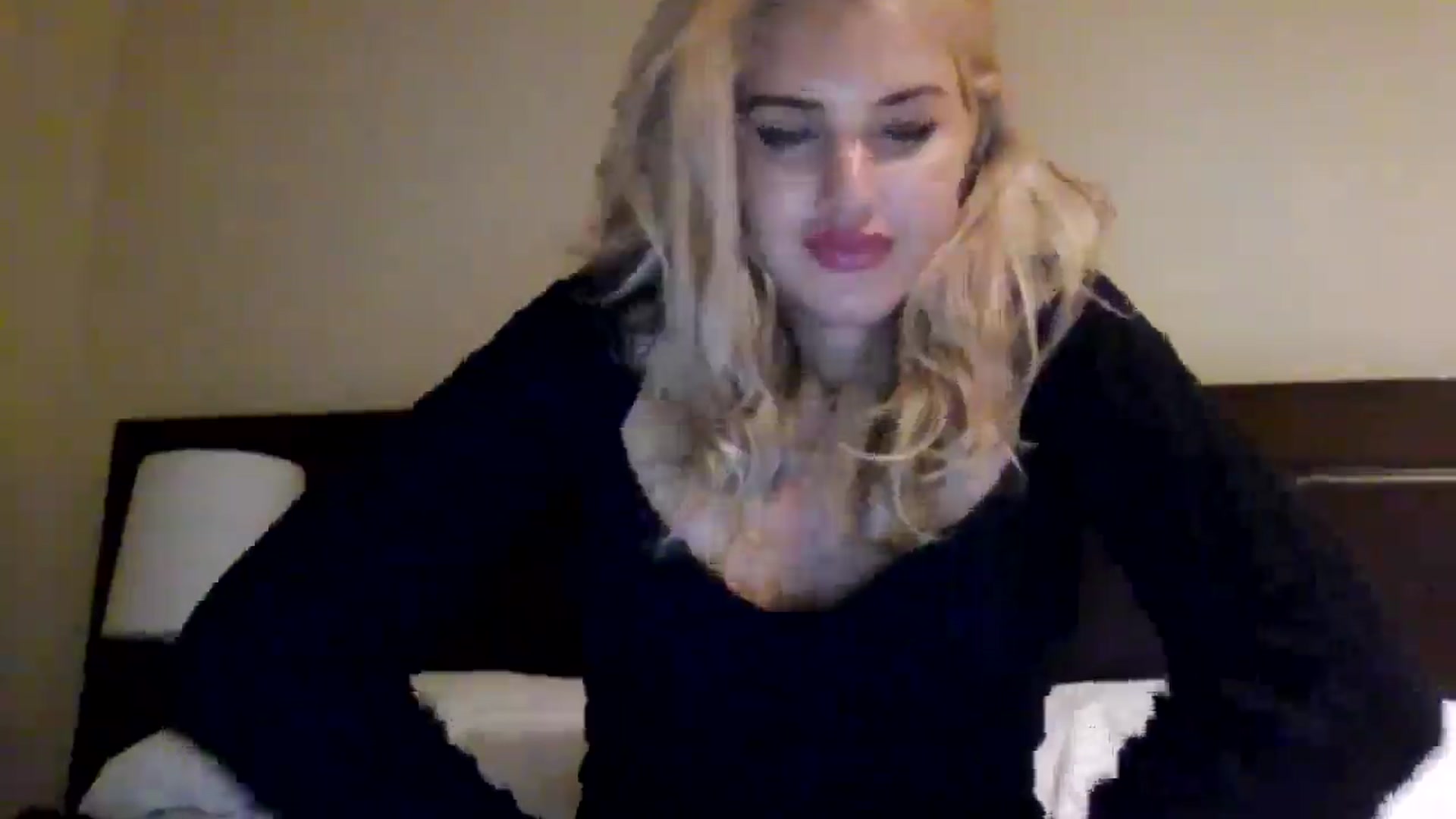 Gallery image thumbnail from Klarita_'s myfreecams stream on, 08/05/2025, 23:53 image 13 of 20