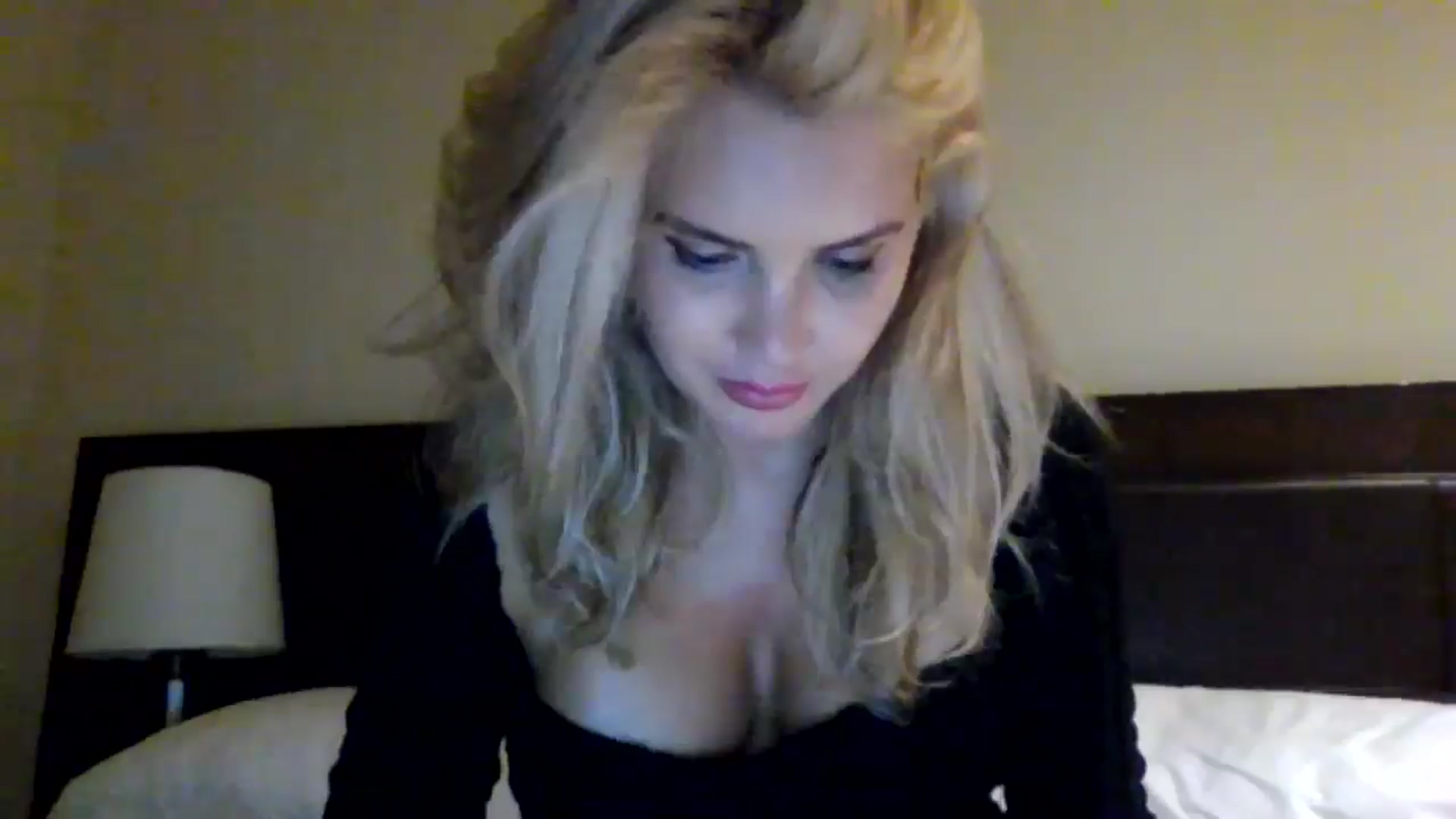 Gallery image thumbnail from Klarita_'s myfreecams stream on, 08/05/2025, 23:53 image 8 of 20