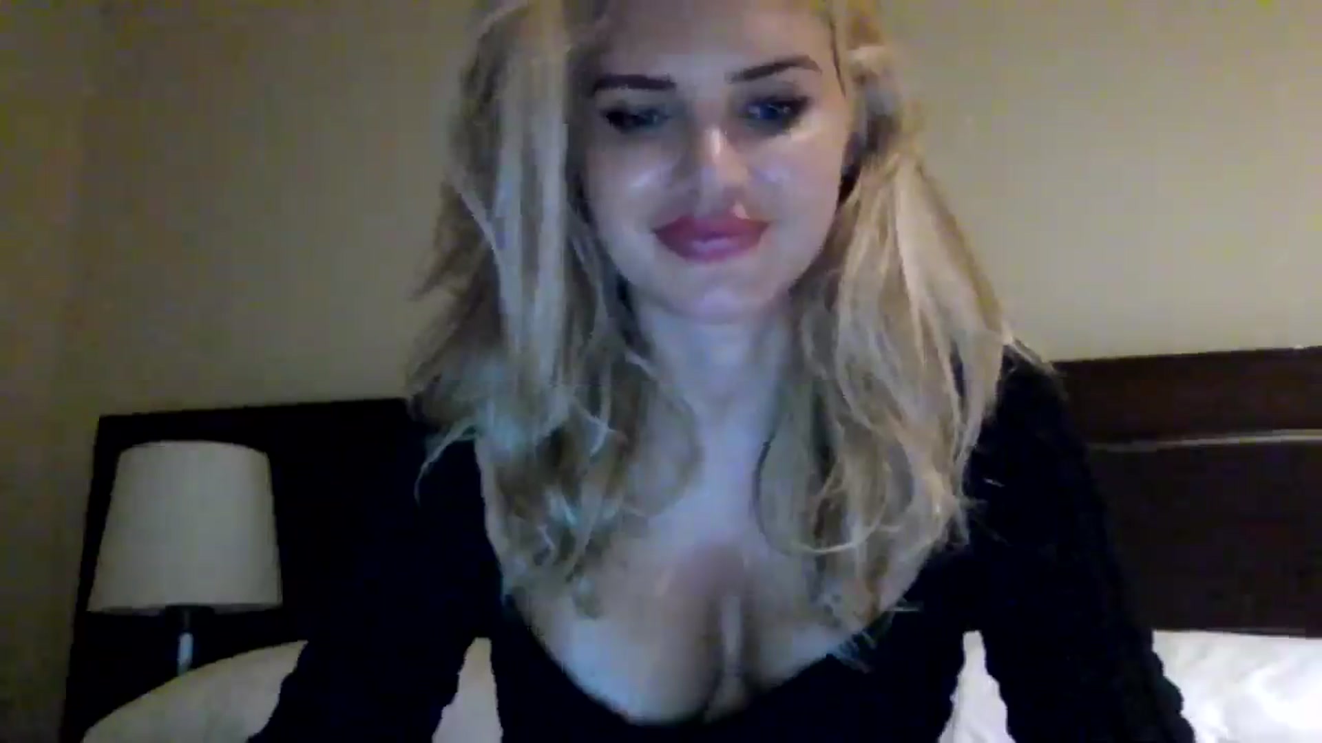 Gallery image thumbnail from Klarita_'s myfreecams stream on, 08/05/2025, 23:53 image 10 of 20