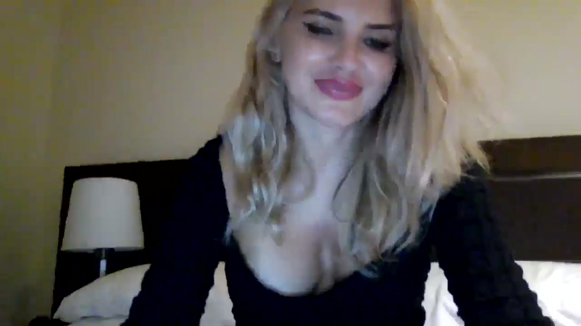 Gallery image thumbnail from Klarita_'s myfreecams stream on, 08/05/2025, 23:53 image 17 of 20