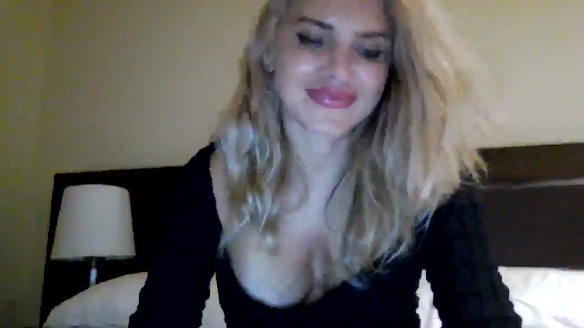 Gallery image thumbnail from Klarita_'s myfreecams stream on, 08/05/2025, 23:53 image 15 of 20