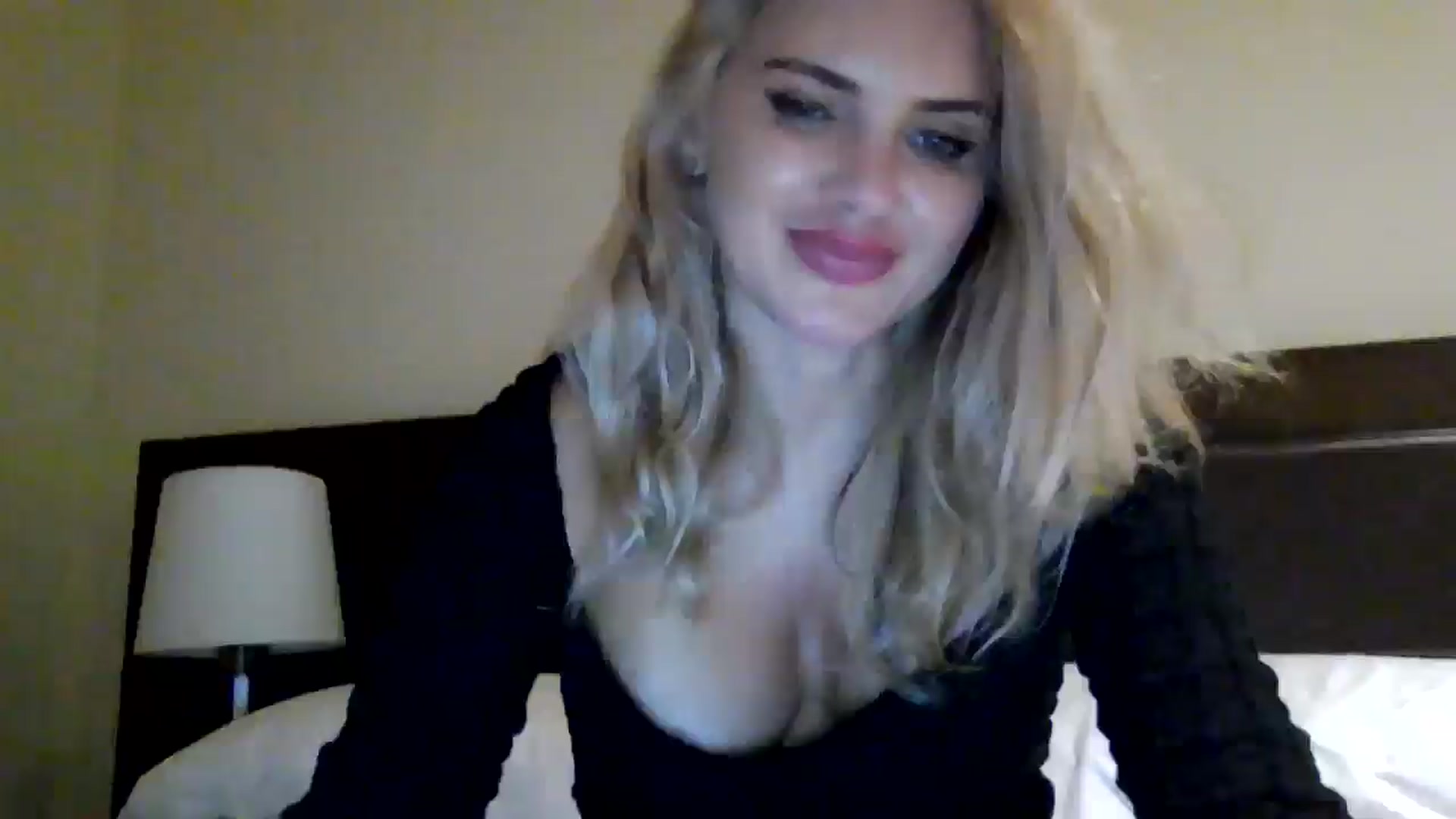 Gallery image thumbnail from Klarita_'s myfreecams stream on, 08/05/2025, 23:53 image 19 of 20