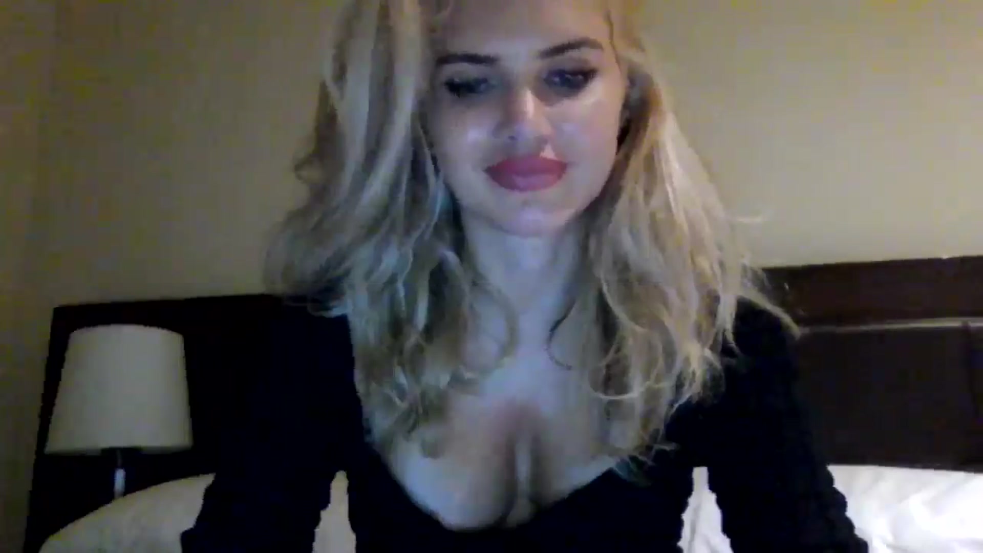 Gallery image thumbnail from Klarita_'s myfreecams stream on, 08/05/2025, 23:53 image 4 of 20