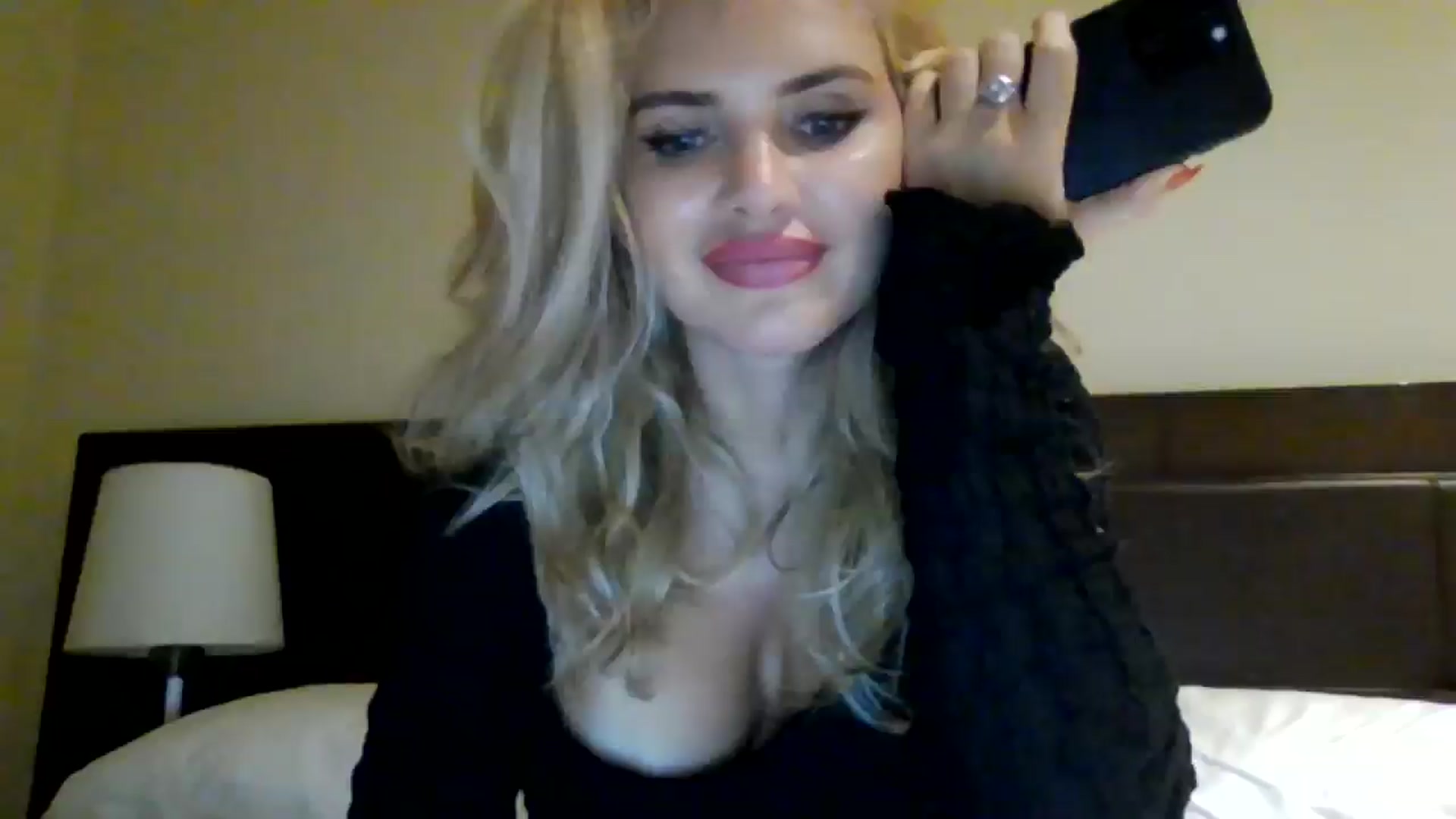 Gallery image thumbnail from Klarita_'s myfreecams stream on, 08/05/2025, 23:53 image 5 of 20