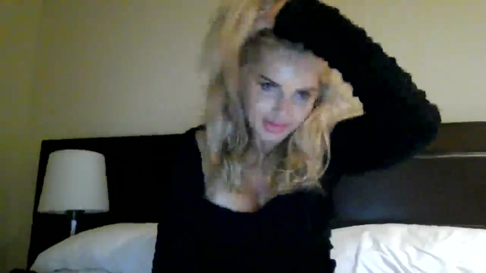 Gallery image thumbnail from Klarita_'s myfreecams stream on, 08/05/2025, 23:53 image 14 of 20