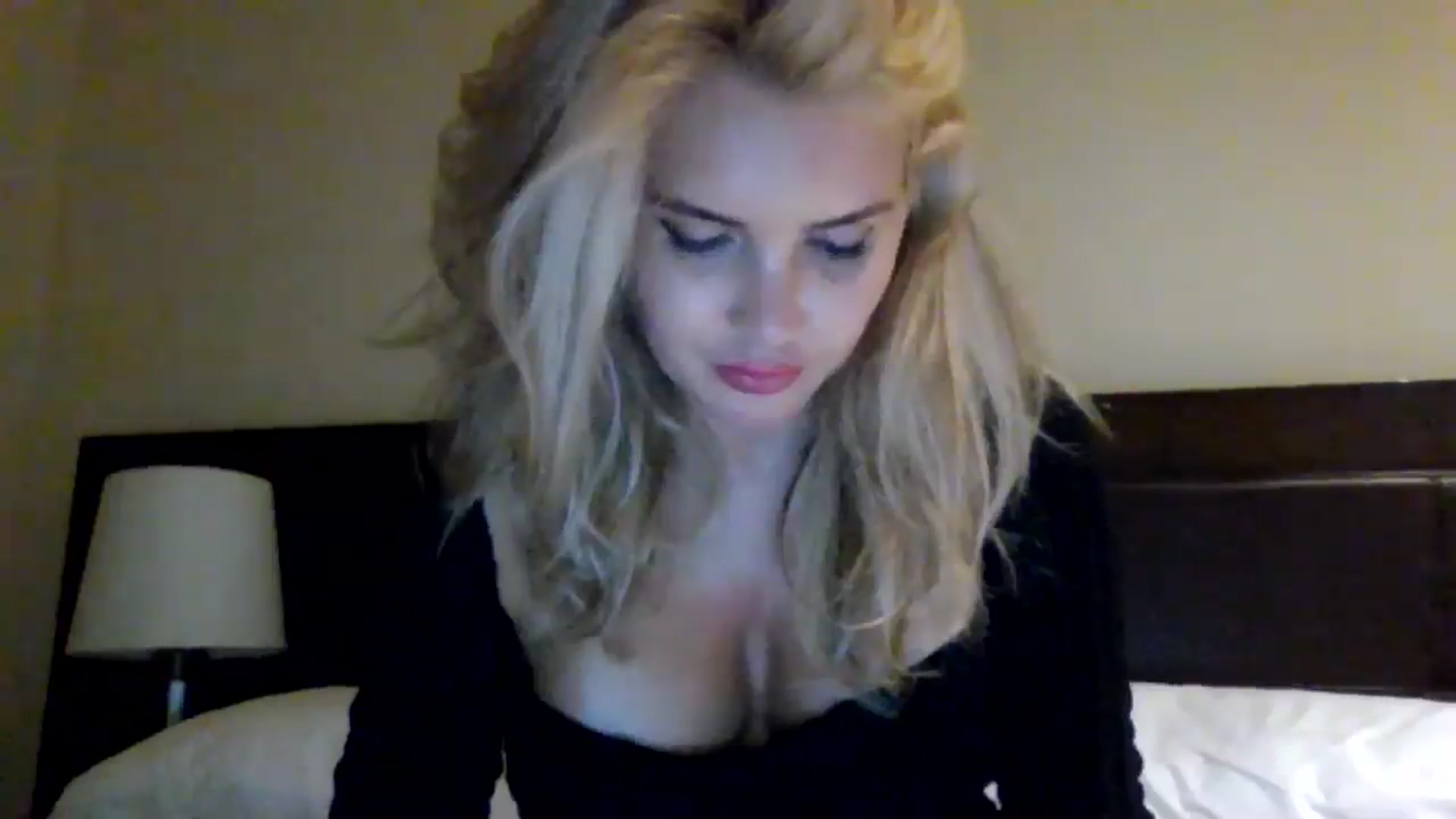 Gallery image thumbnail from Klarita_'s myfreecams stream on, 08/05/2025, 23:53 image 9 of 20