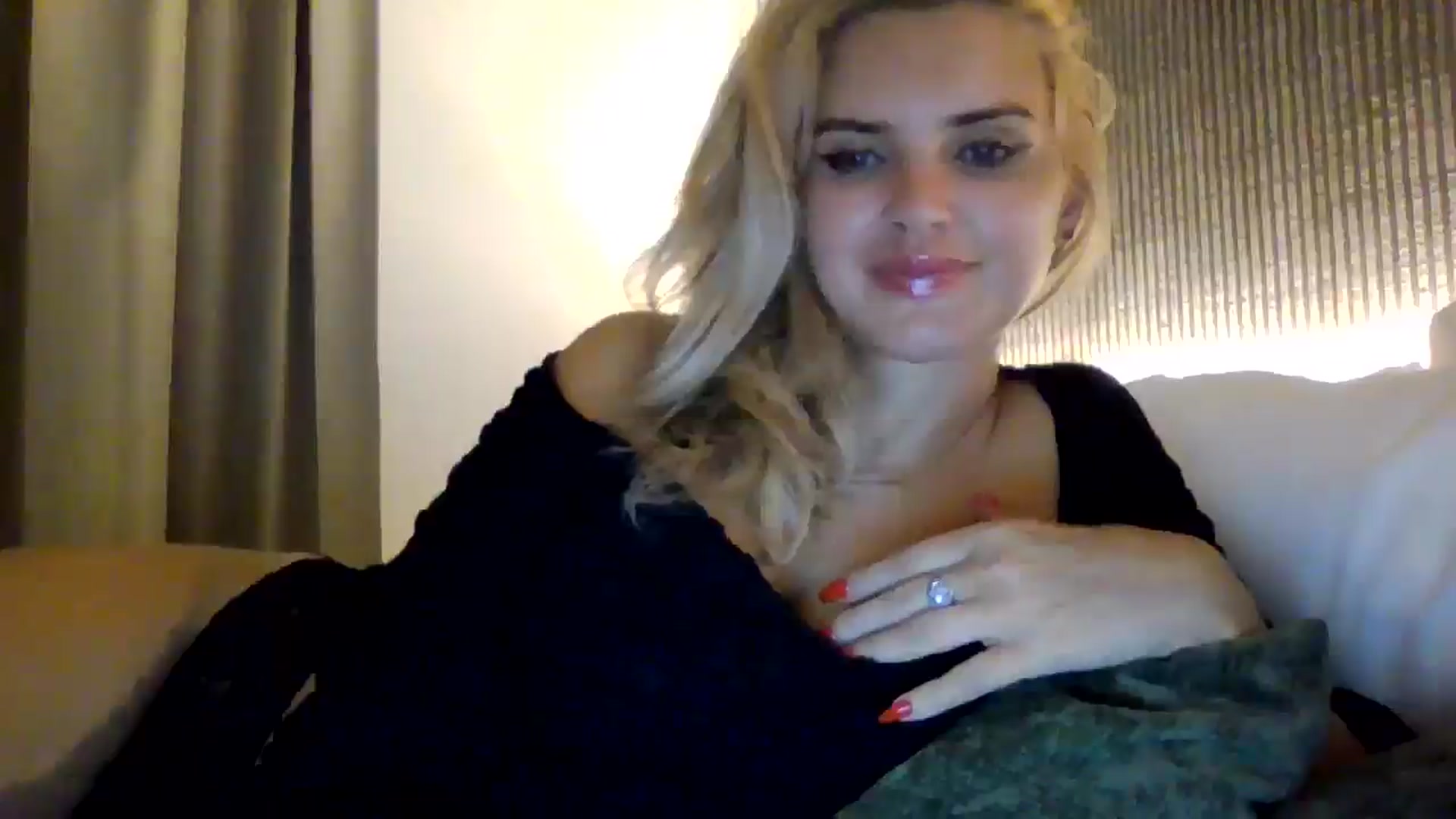 Gallery image thumbnail from Klarita_'s myfreecams stream on, 08/06/2025, 22:53 image 2 of 20