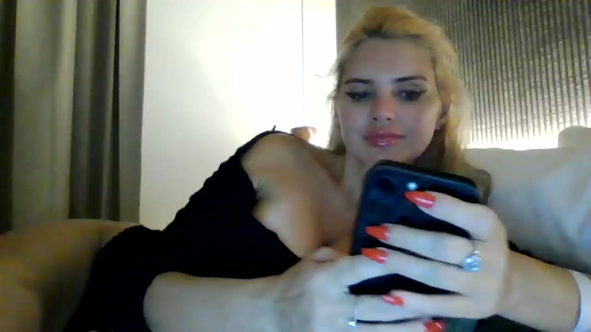 Gallery image thumbnail from Klarita_'s myfreecams stream on, 08/06/2025, 22:53 image 1 of 20