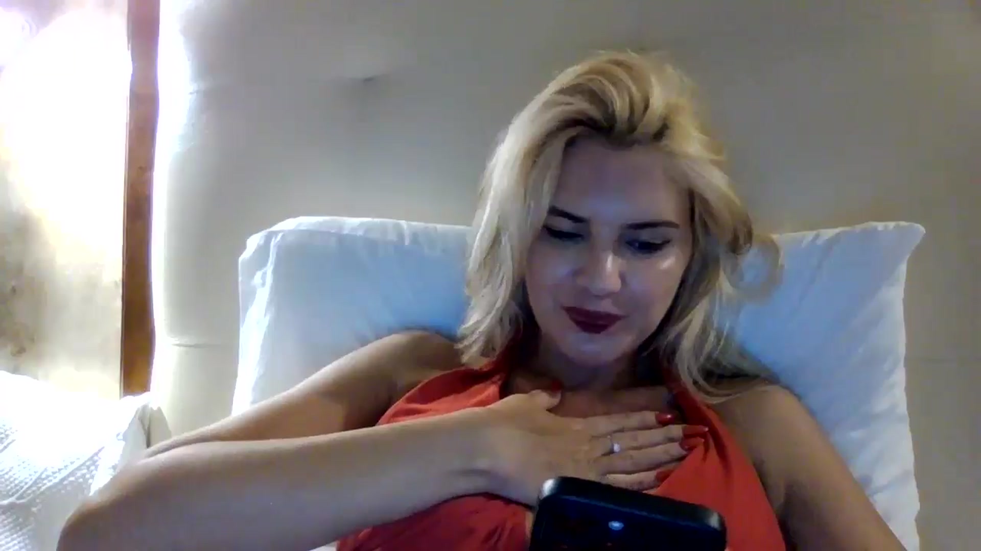 Gallery image thumbnail from Klarita_'s myfreecams stream on, 08/11/2025, 21:42 image 5 of 20