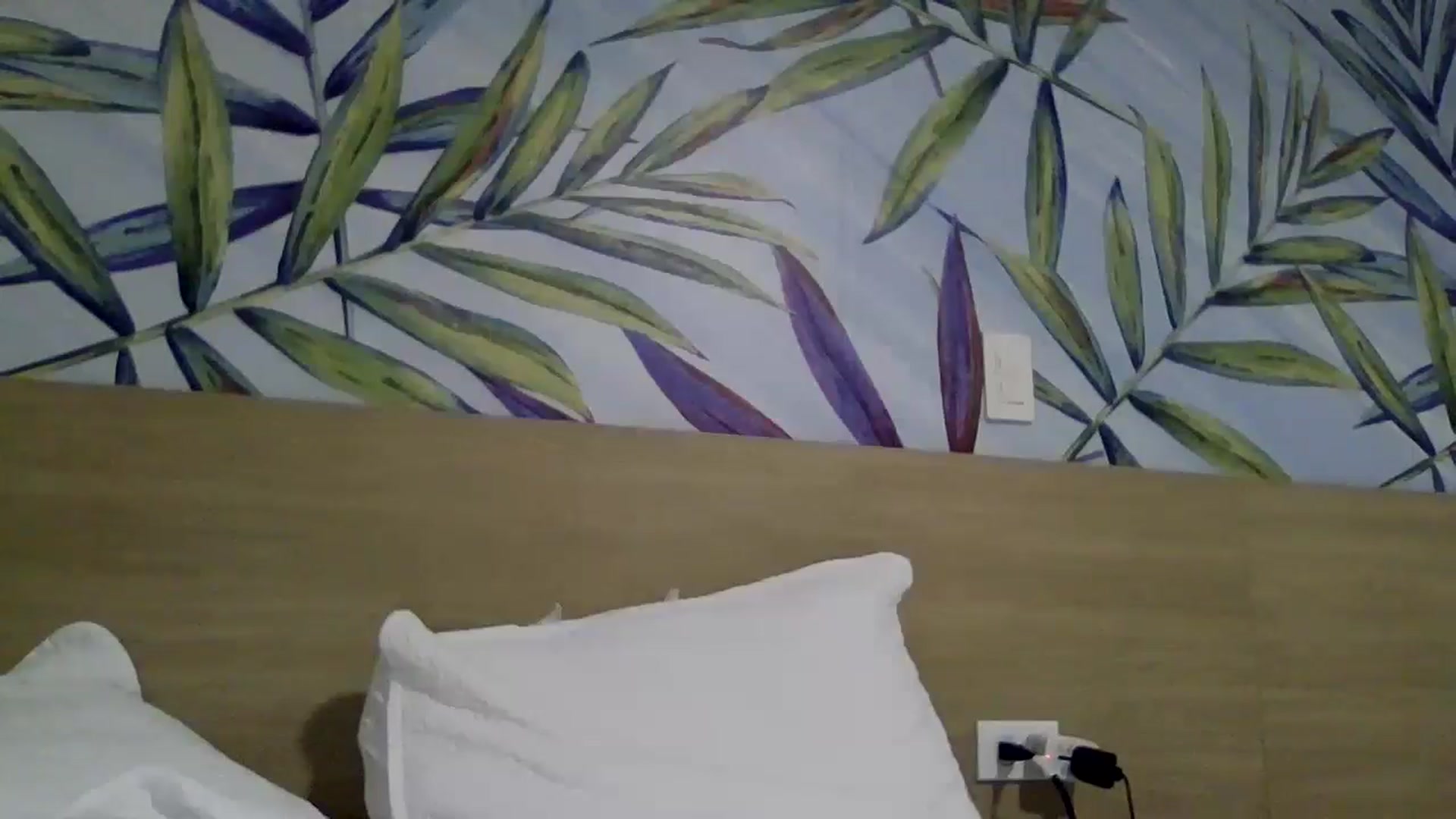 Gallery image thumbnail from Klarita_'s myfreecams stream on, 08/13/2025, 21:43 image 7 of 20