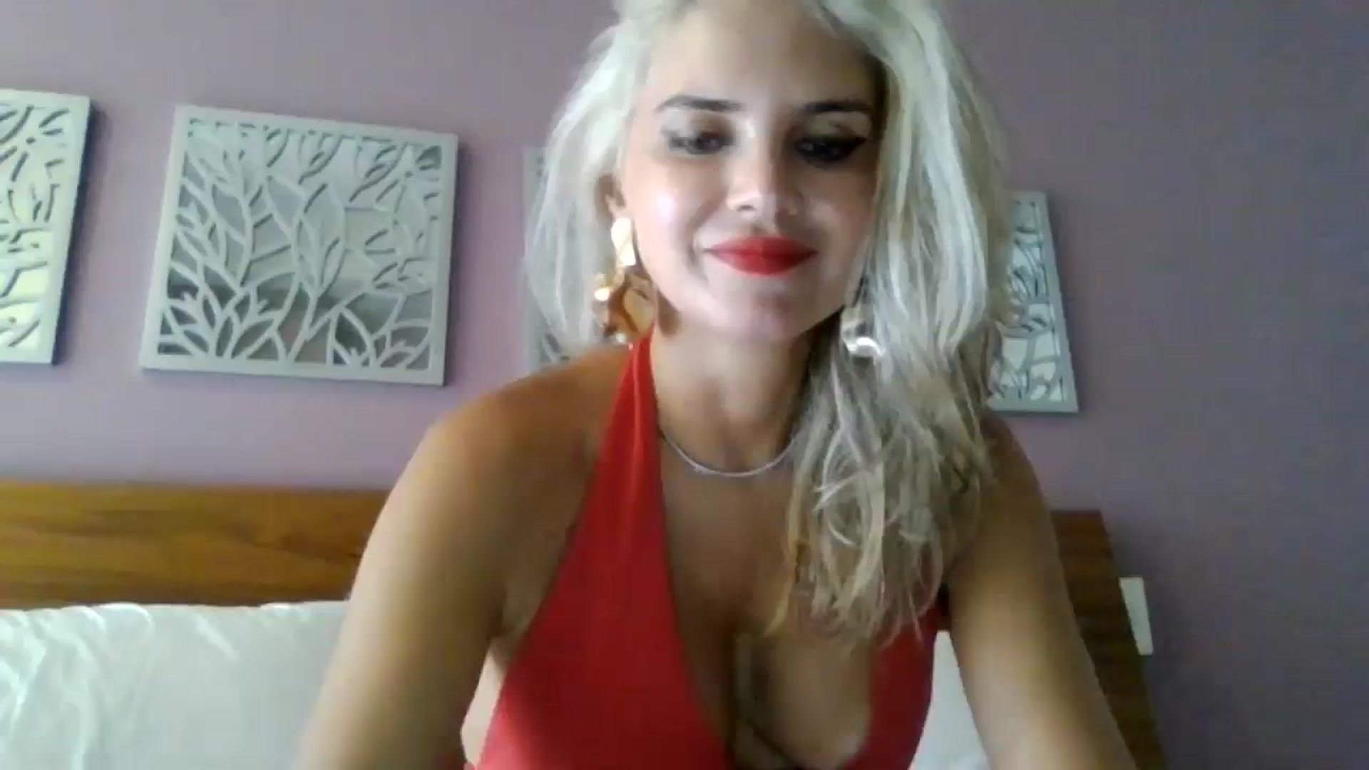 Gallery image thumbnail from Klarita_'s myfreecams stream on, 09/03/2025, 19:34 image 1 of 20
