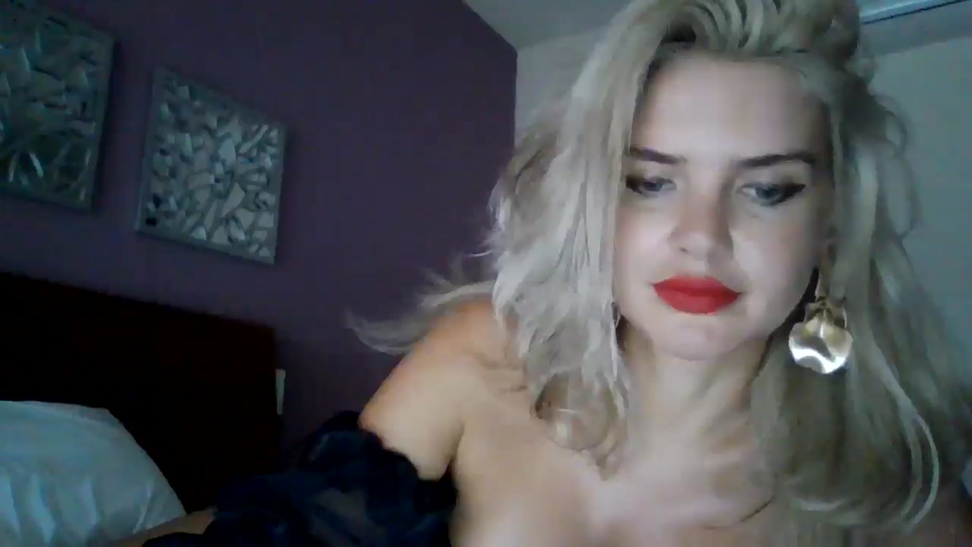 Gallery image thumbnail from Klarita_'s myfreecams stream on, 09/08/2025, 18:16 image 6 of 20