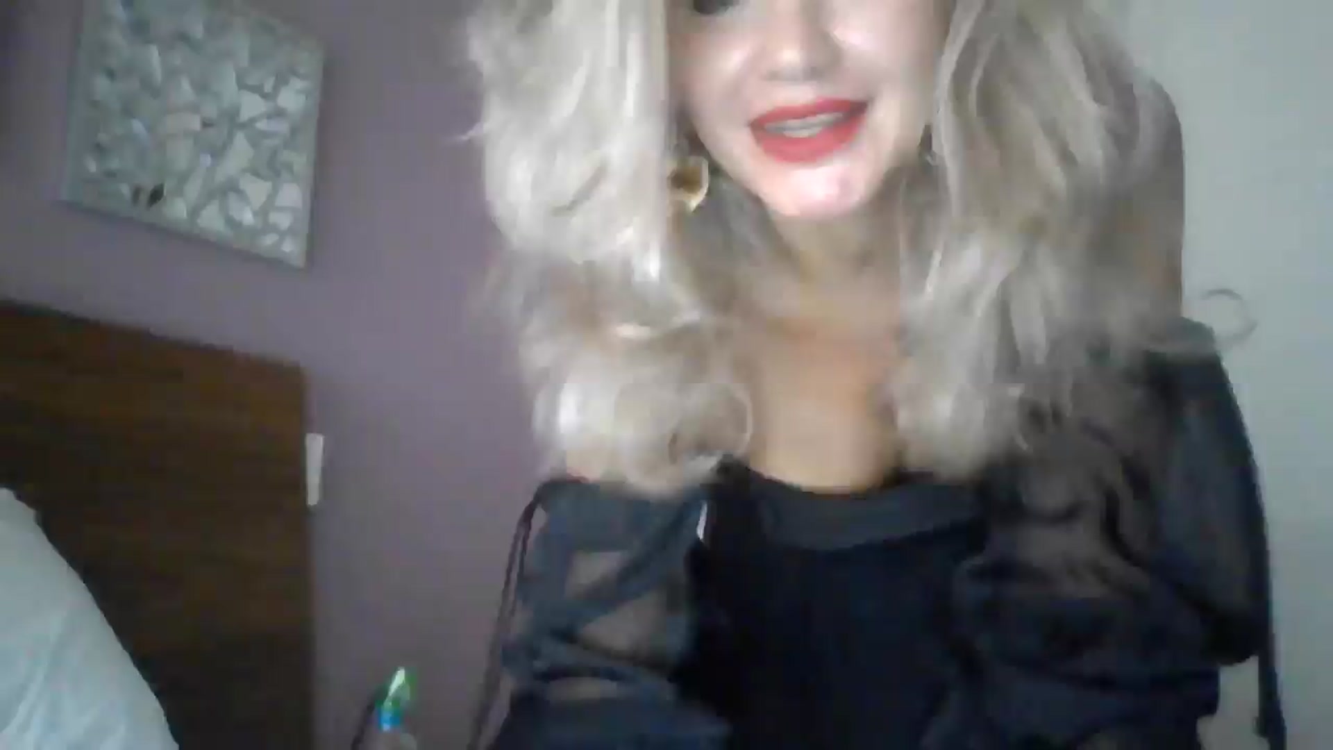 Gallery image thumbnail from Klarita_'s myfreecams stream on, 09/08/2025, 18:16 image 9 of 20