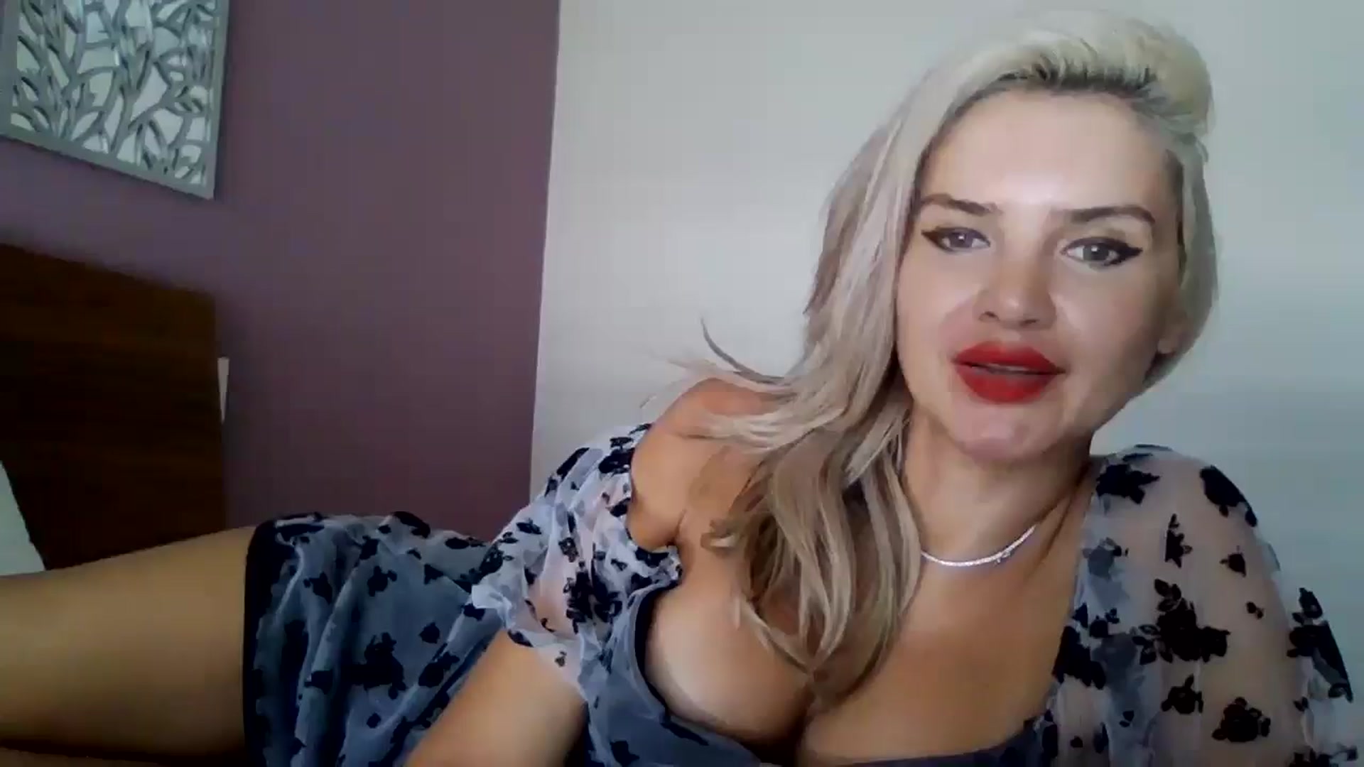 Gallery image thumbnail from Klarita_'s myfreecams stream on, 09/25/2025, 20:33 image 1 of 20